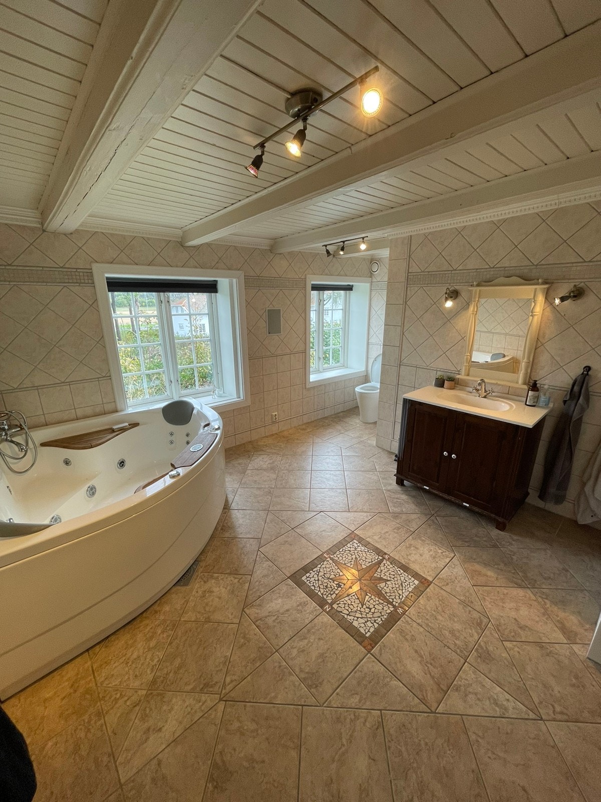 bad 1. etg Galleribilde