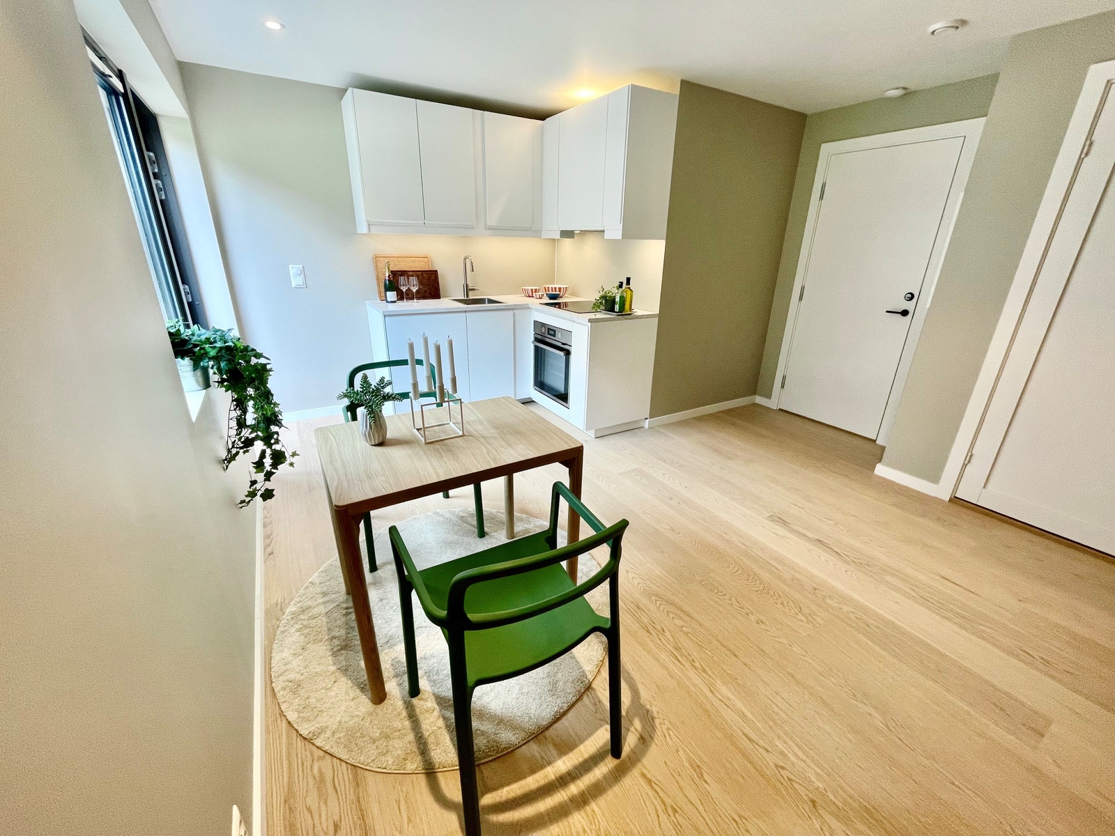 kjøkken med kvalitets-hvitevarer Galleribilde