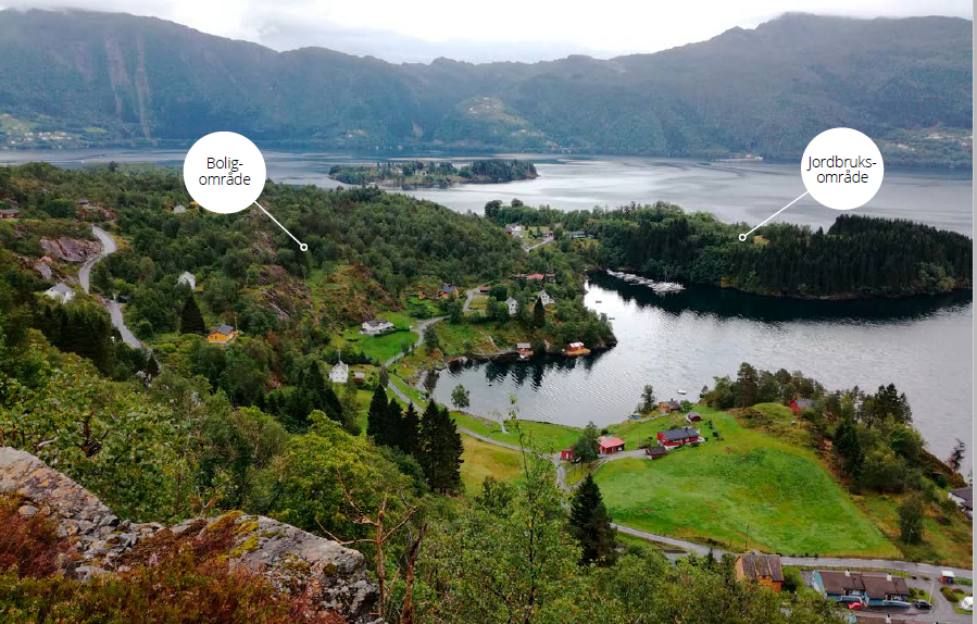 Sørfjorden mot øst og bolig- og jordbruksområde i økolandsbyprosjekt på Bruvik Galleribilde
