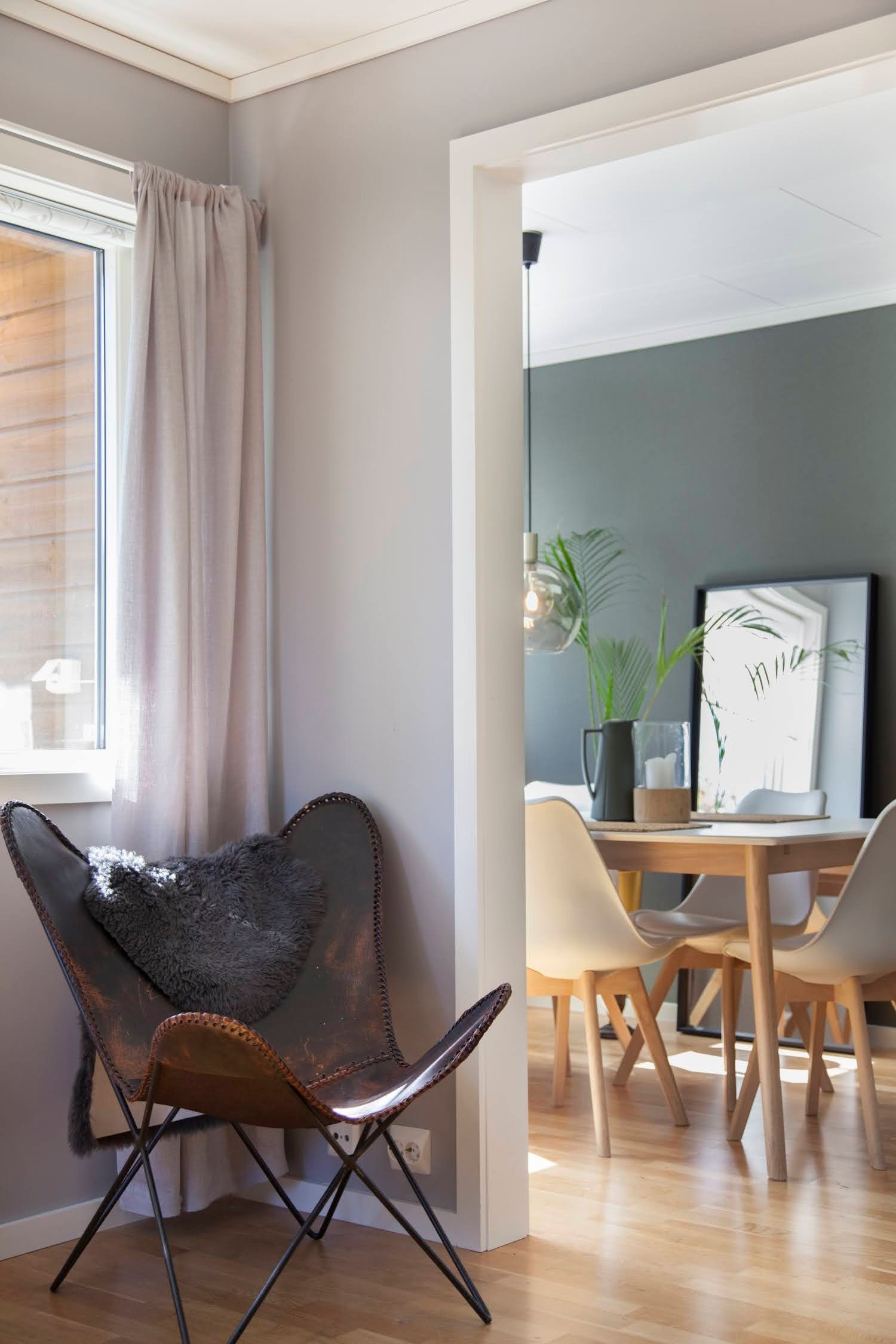 Fra stue mot spisestue Galleribilde