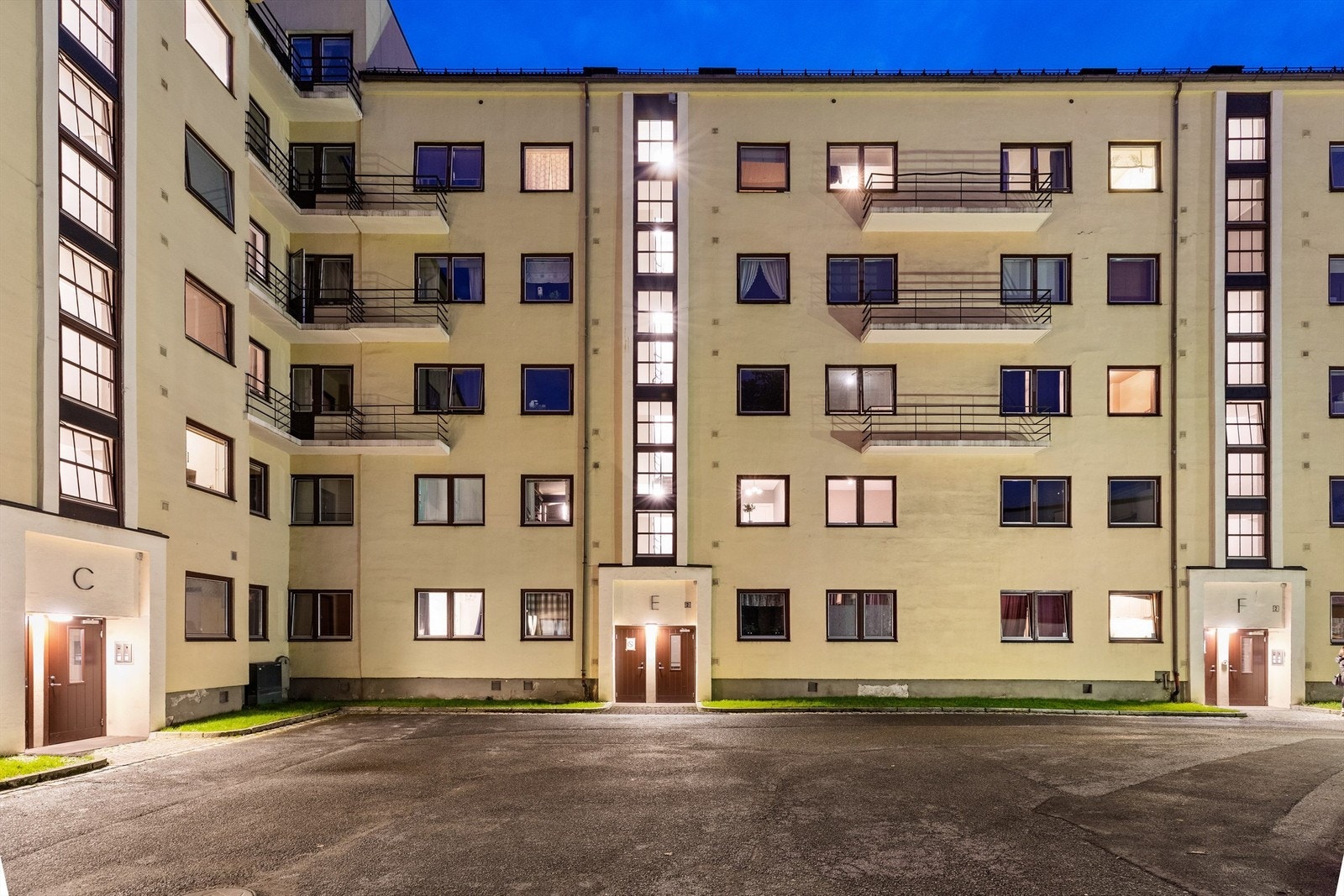 Inngang fasade Galleribilde