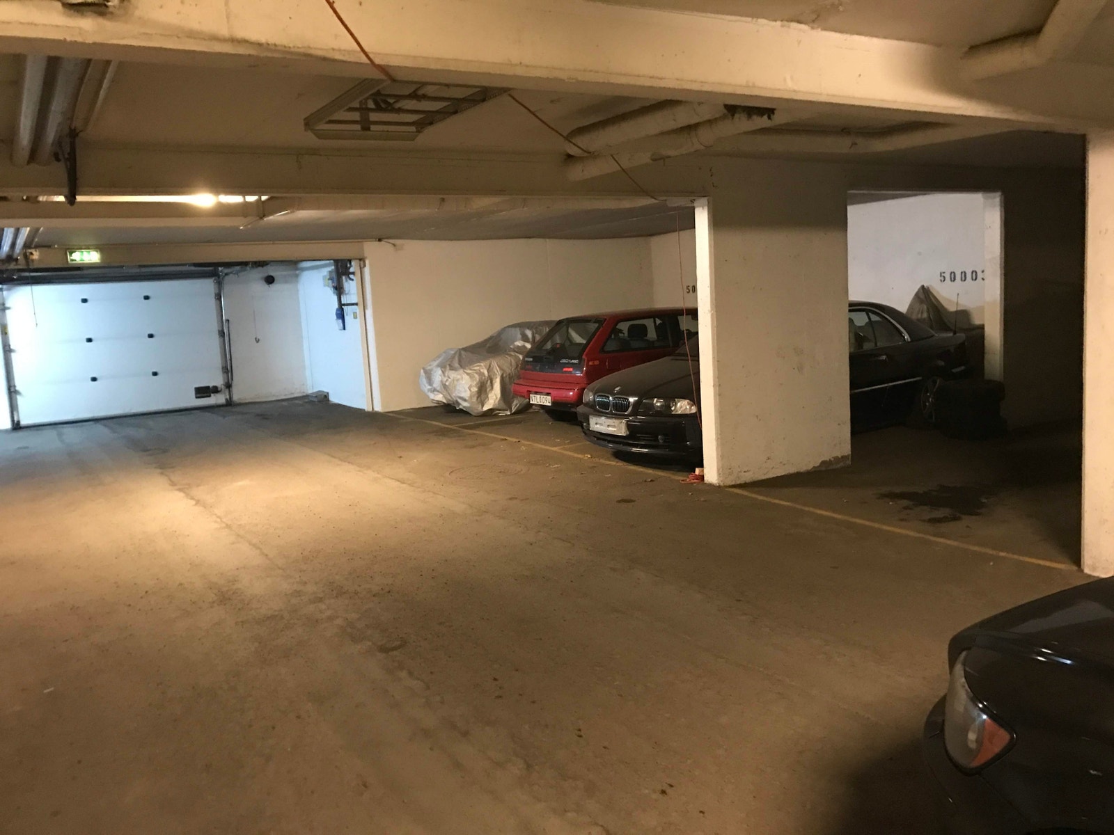 Lett å komme inn og ut. Galleribilde