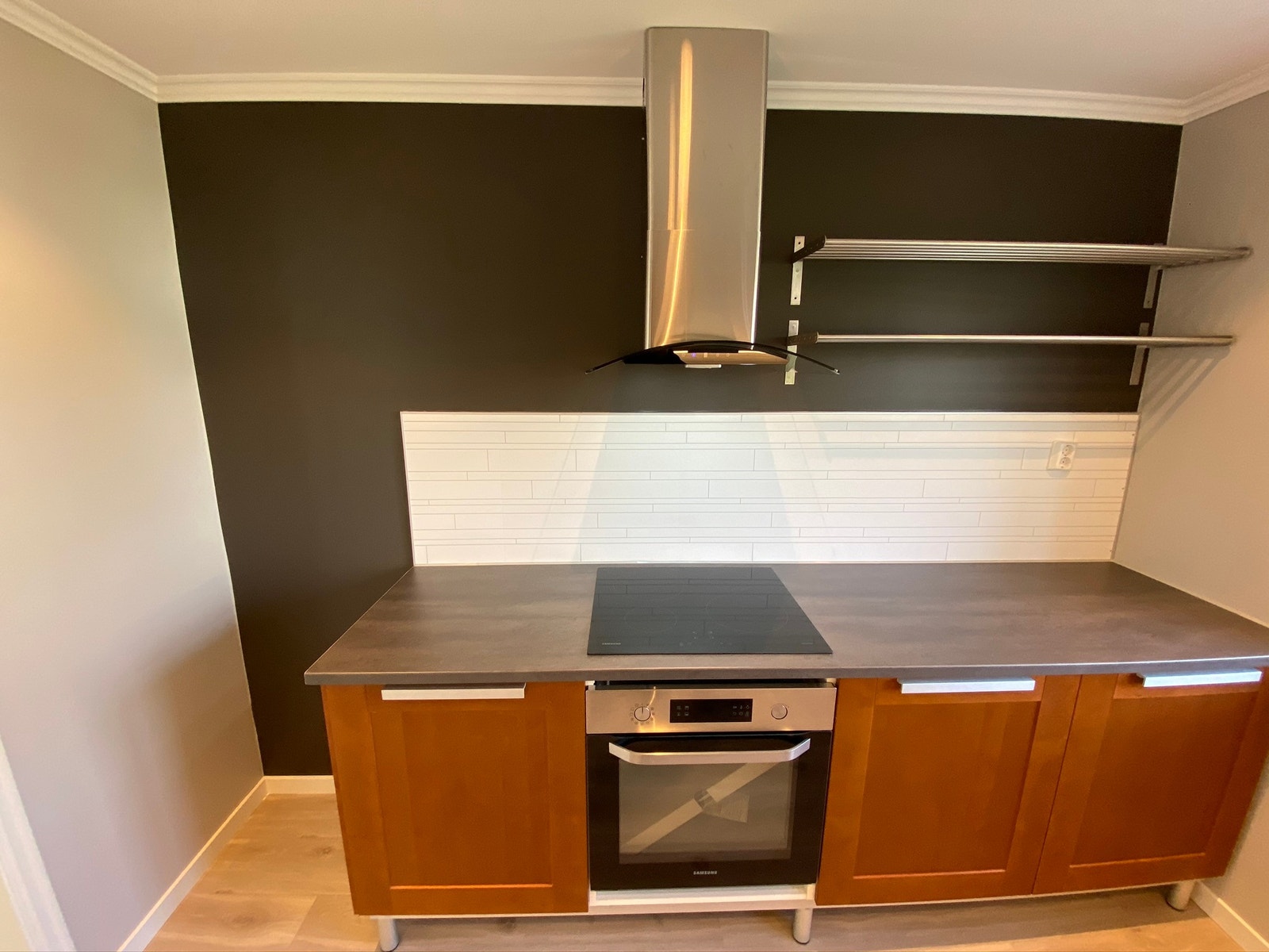 Kjøkken med plass til kjøleskap. (Leietager skaffer kjøleskap selv) Galleribilde