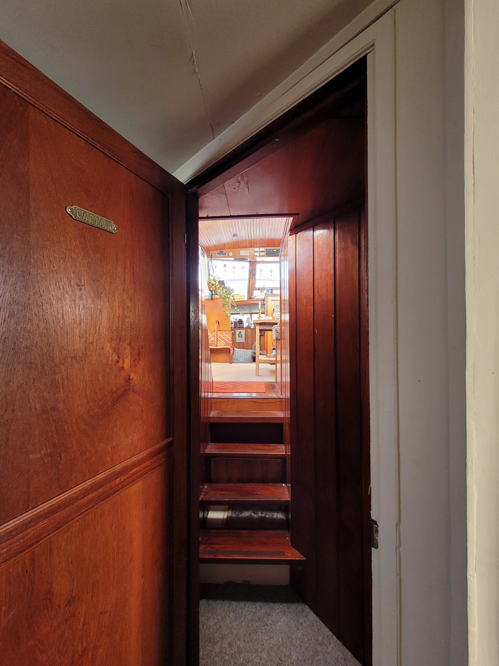 Gjennomgang fra soverom opp til stue Galleribilde