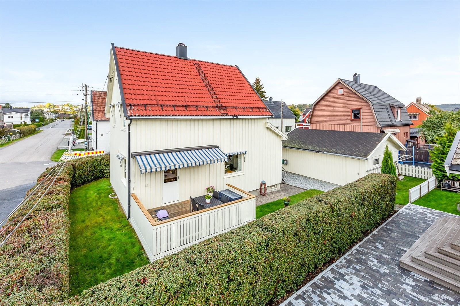 Koselig, liten og lettstelt tomt. Galleribilde