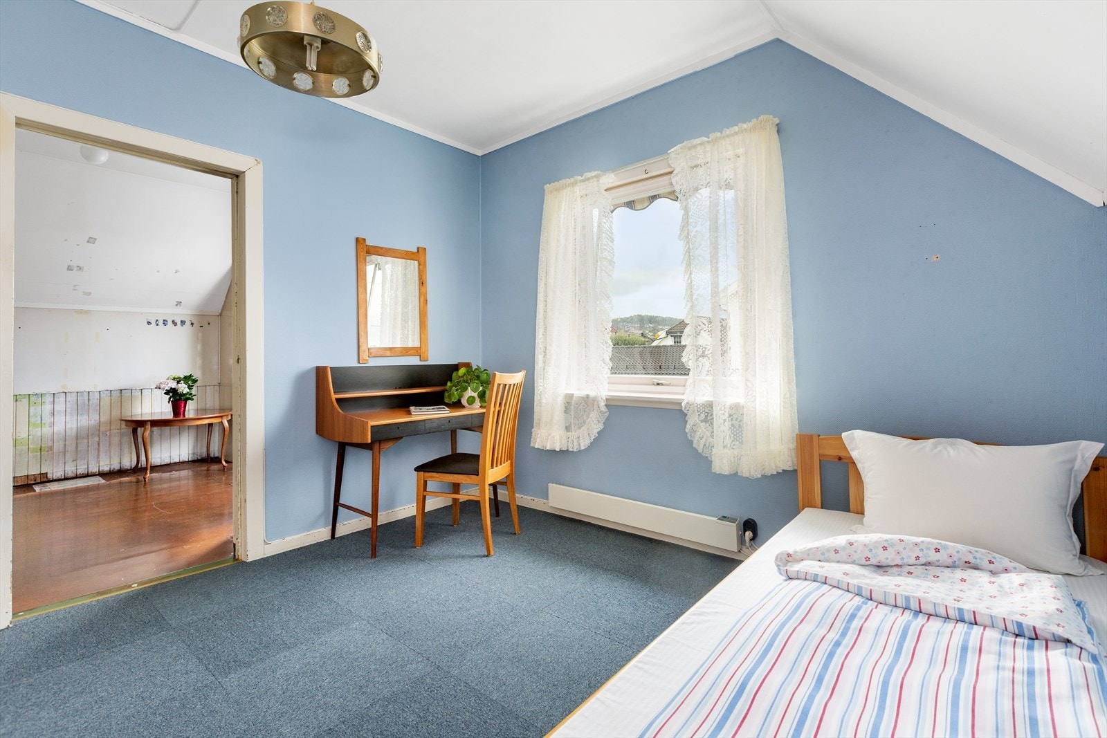 Soverommet har adkomst fra et annet soverom. Galleribilde