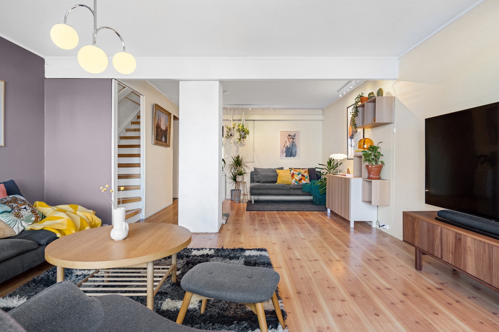 Her er det god plass til flere sittegrupper og ulike møbleringsmuligheter Galleribilde