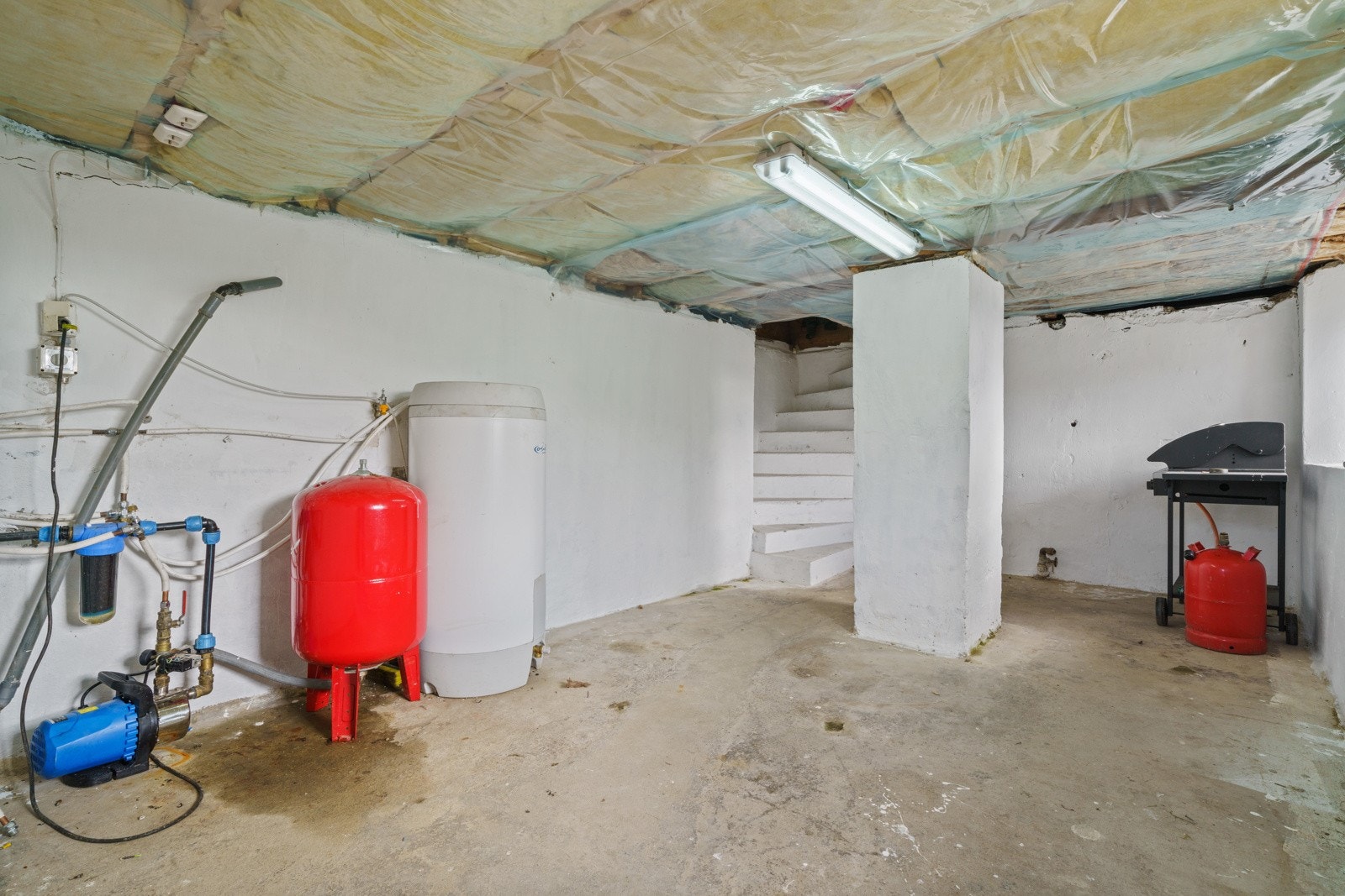 Kjeller med god plass for lagring Galleribilde