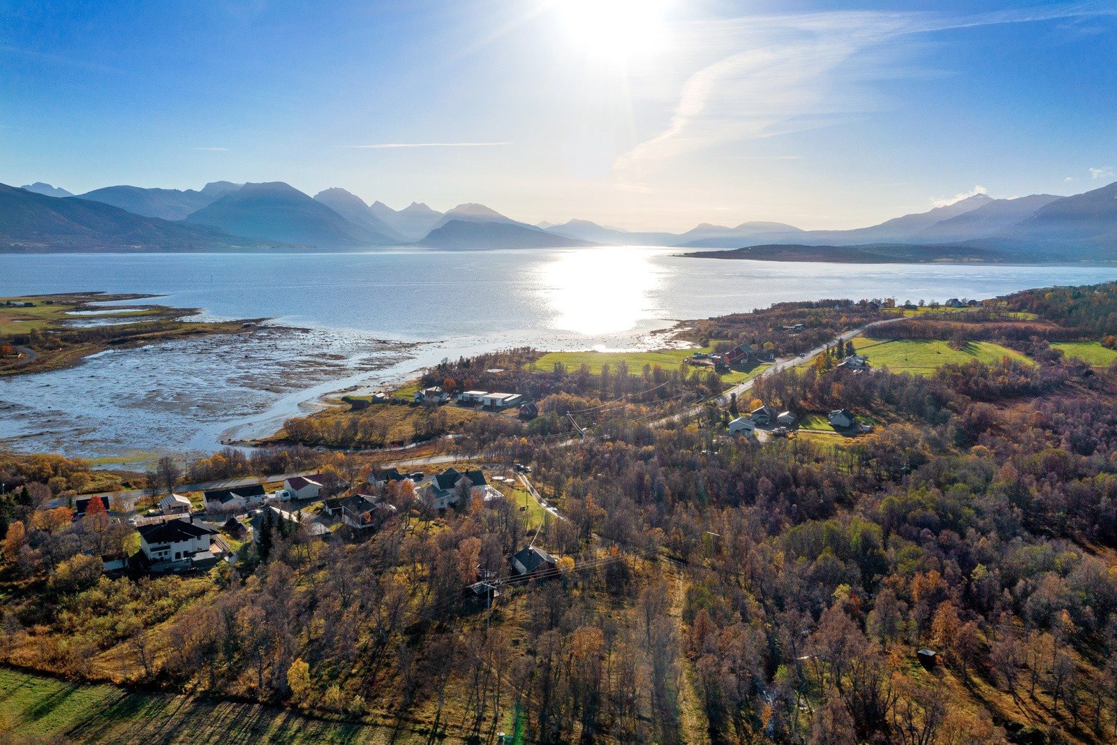 Velkommen til Straumsvegen 1057 - Presentert av SNE Eiendomsmegling ved Ivar J. Nerdal