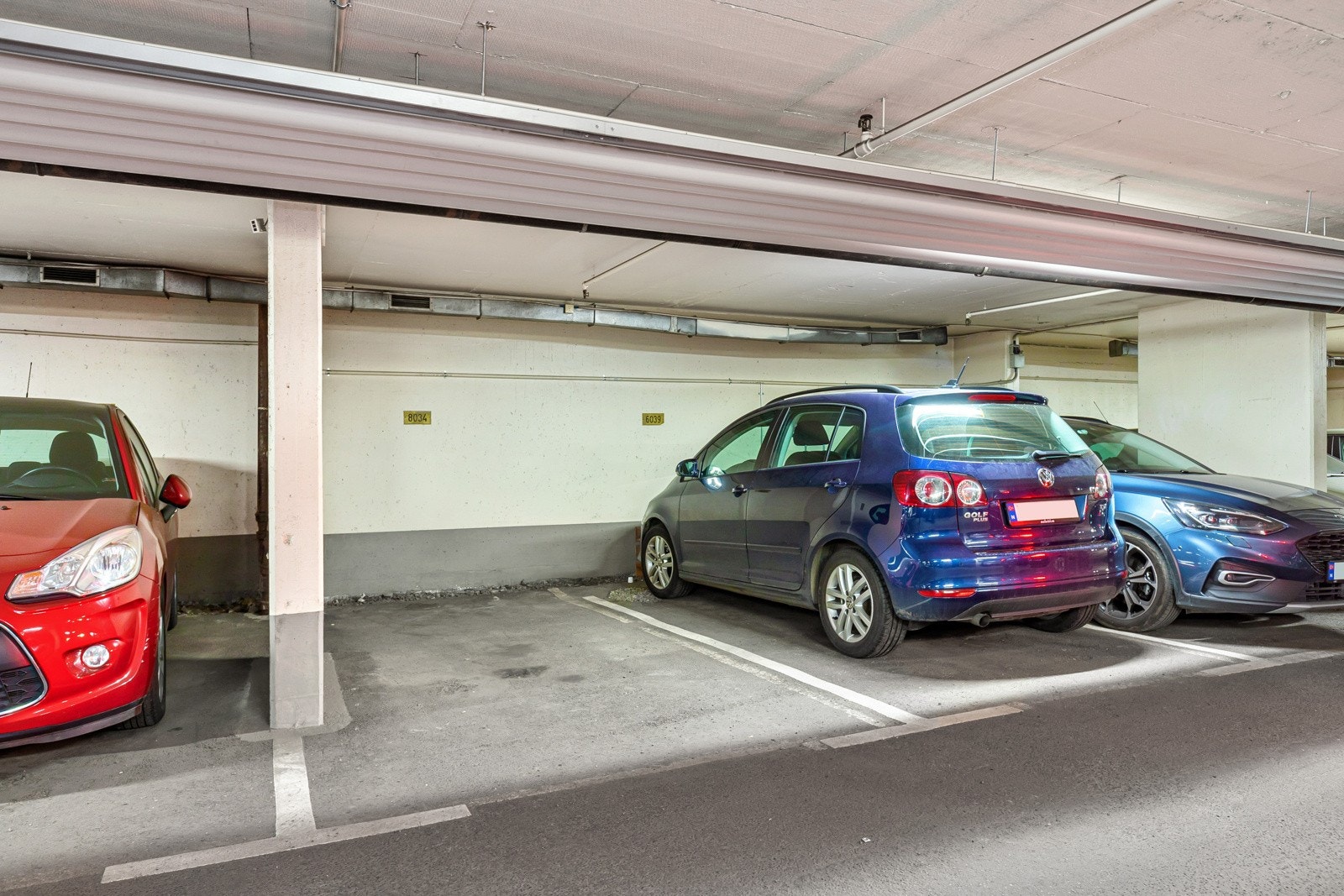 Garasjeplass - Mulighet for å etablere el-bil-lader Galleribilde