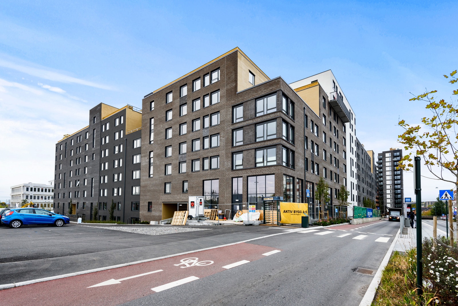 Ulven Park er et sentrumsnært boligområde i bydel Alna, midt mellom Økern og Teisen og en del av Hovinbyen. Galleribilde