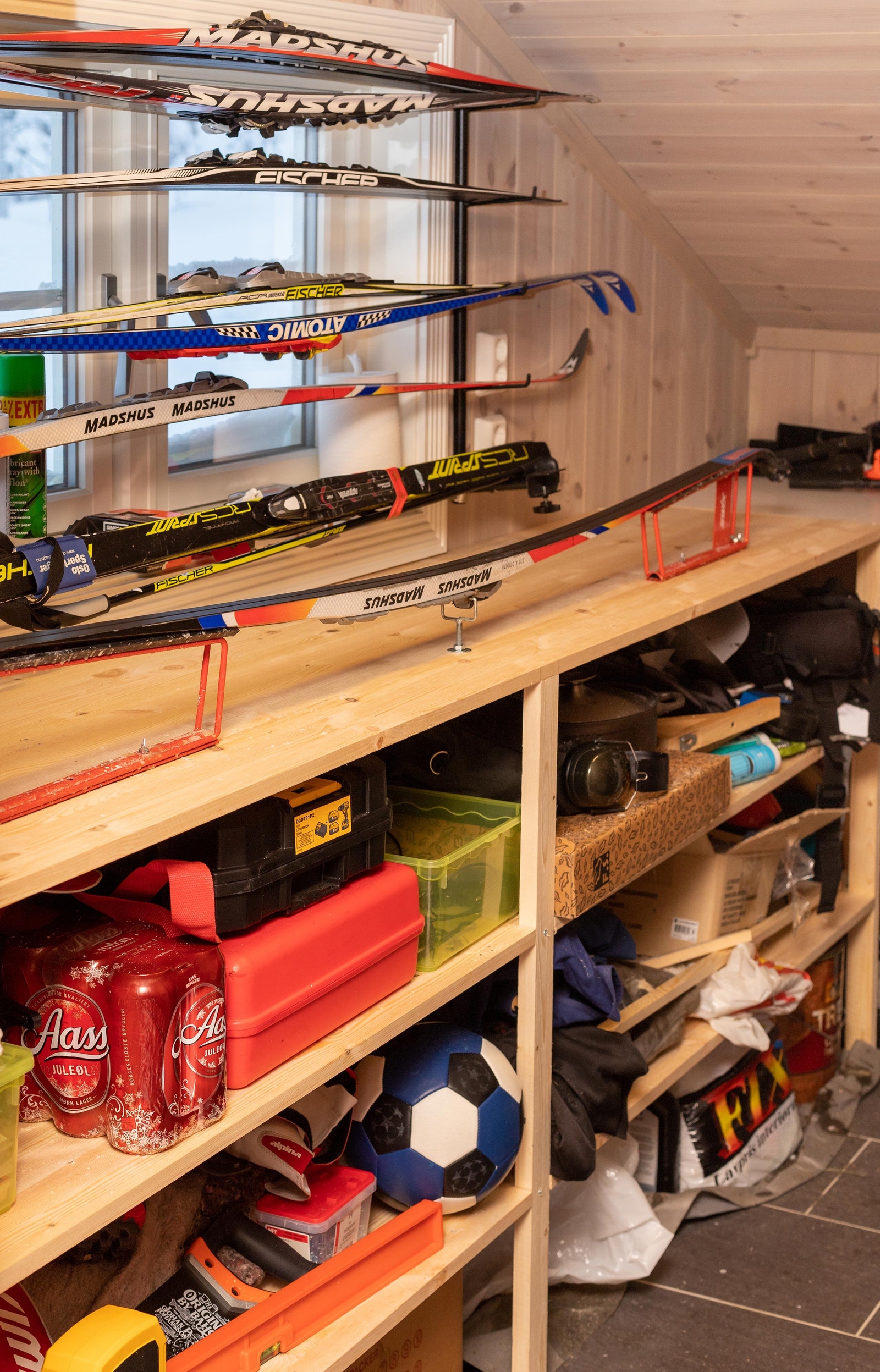 En Skogfiol hytte oppført i Valdres Galleribilde