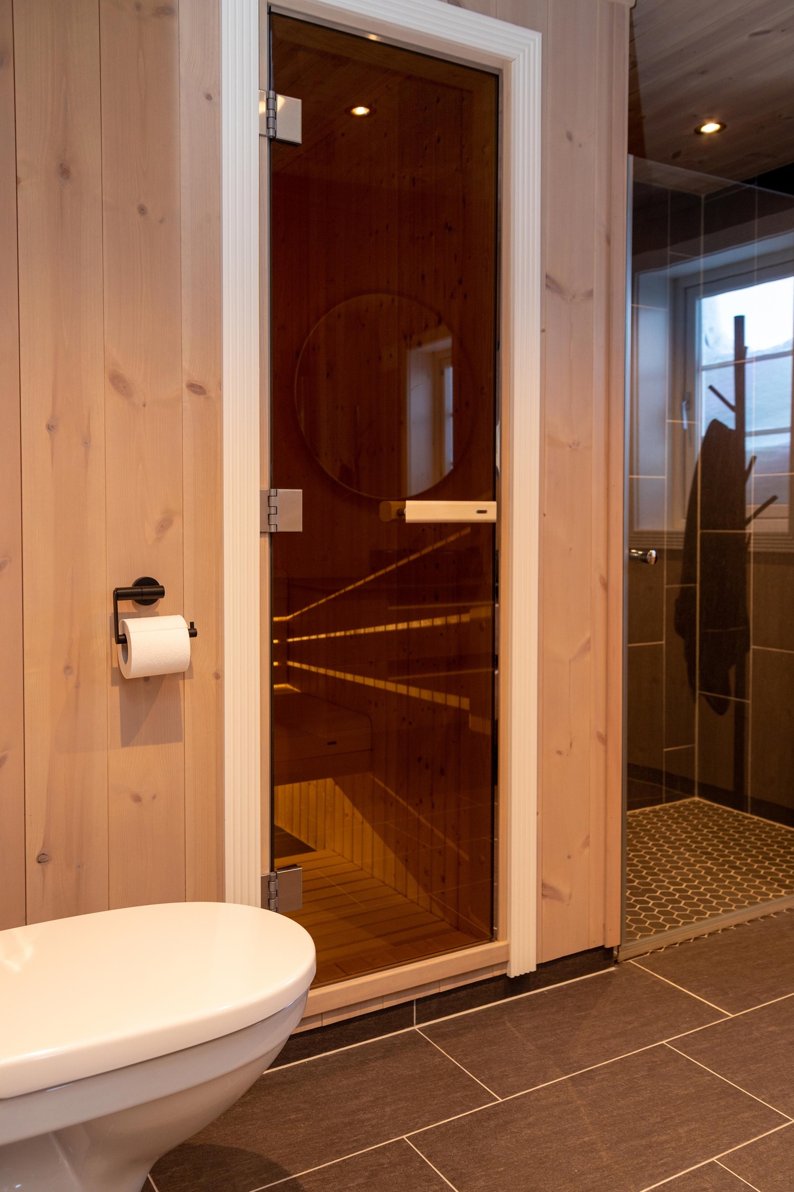 En Skogfiol hytte oppført i Valdres Galleribilde