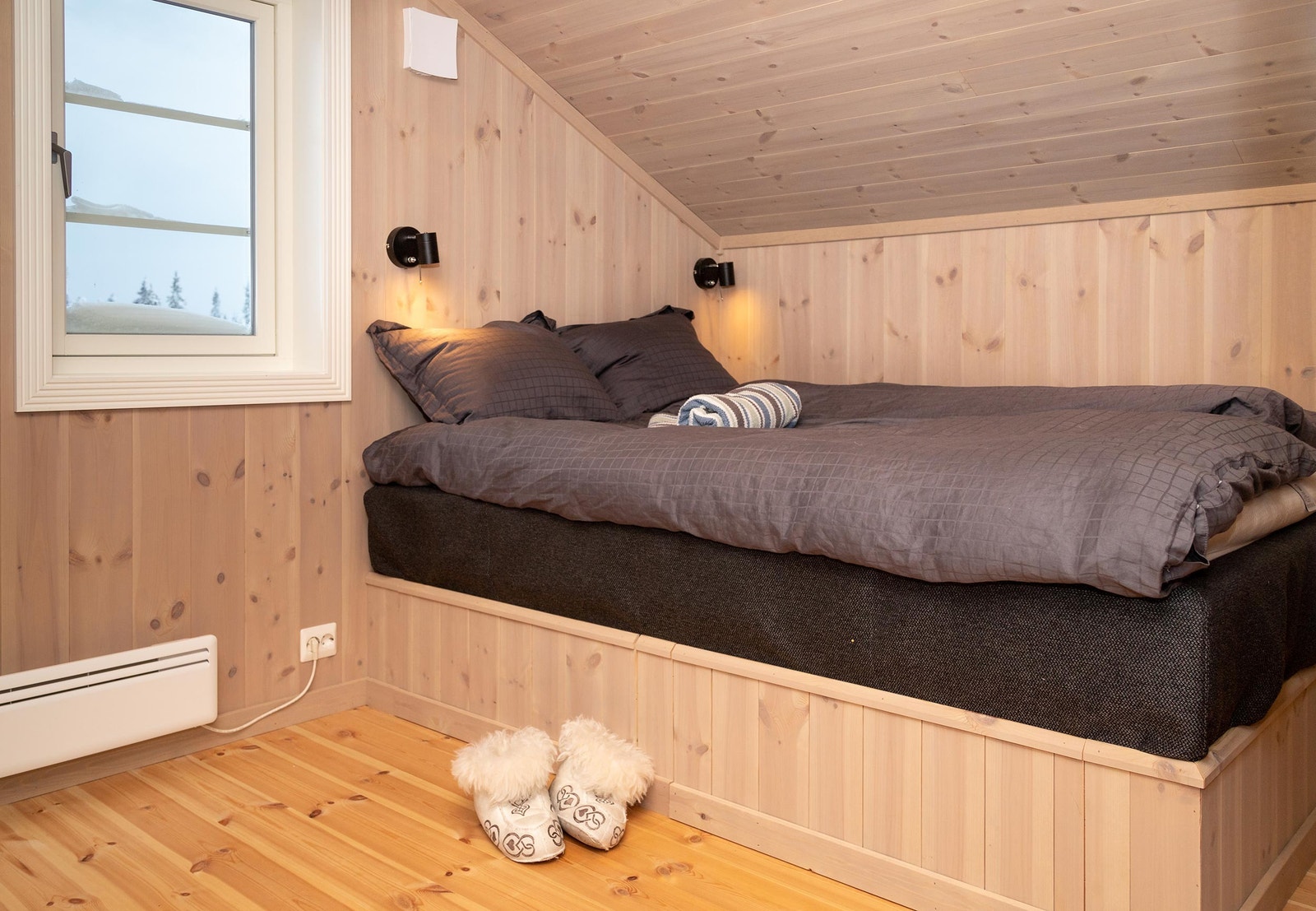 En Skogfiol hytte oppført i Valdres Galleribilde