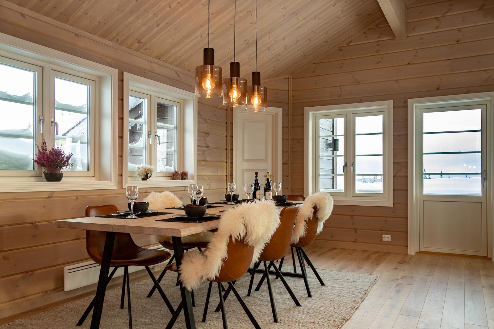 En Skogfiol hytte oppført i Valdres Galleribilde