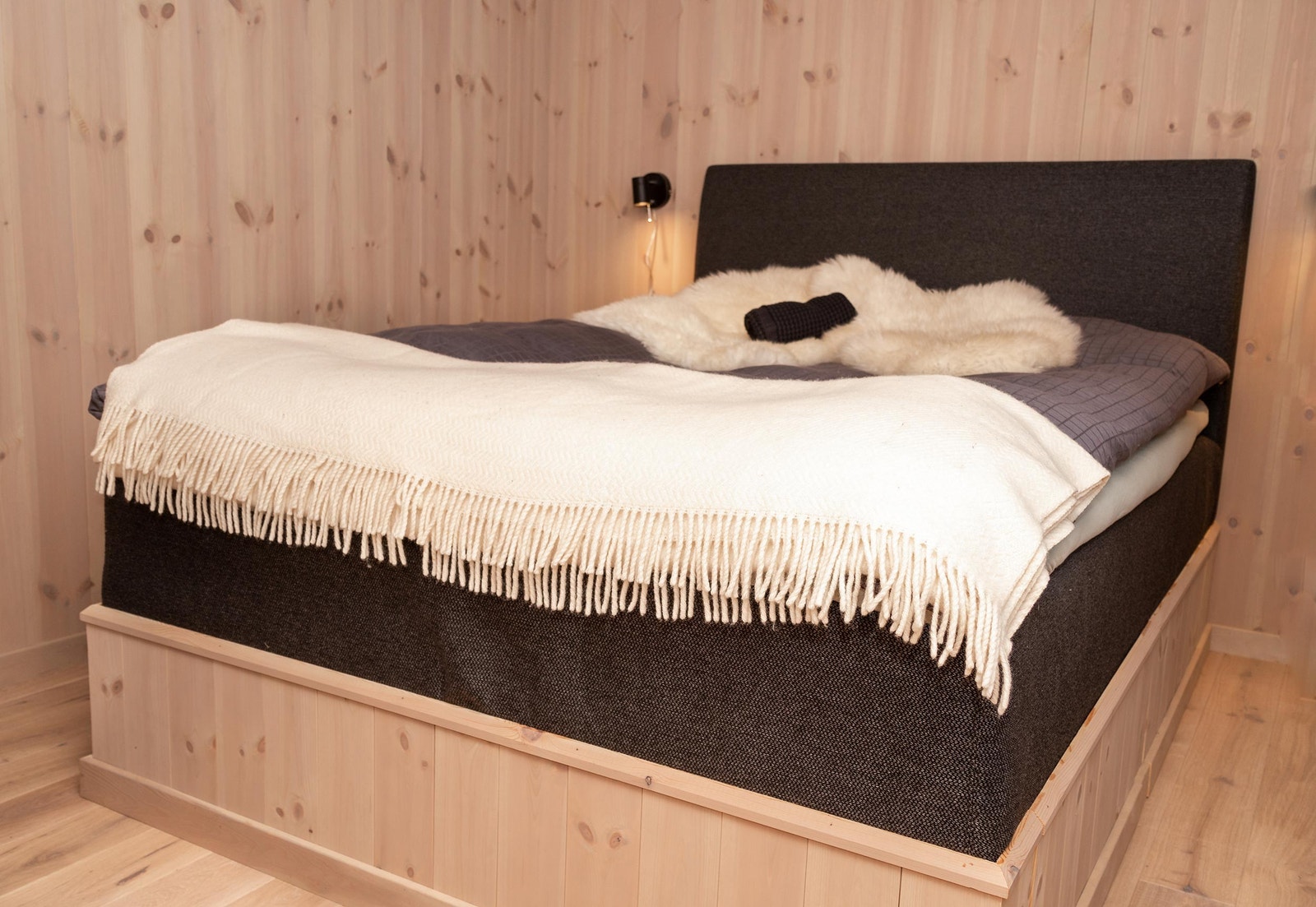 En Skogfiol hytte oppført i Valdres Galleribilde