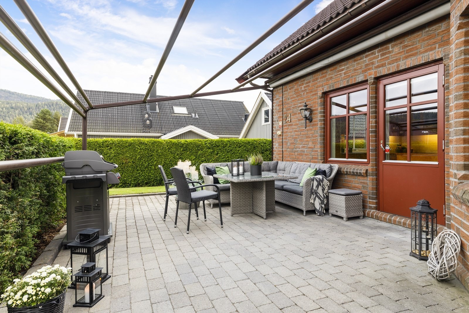 Deilig uteplass med pergola. Galleribilde