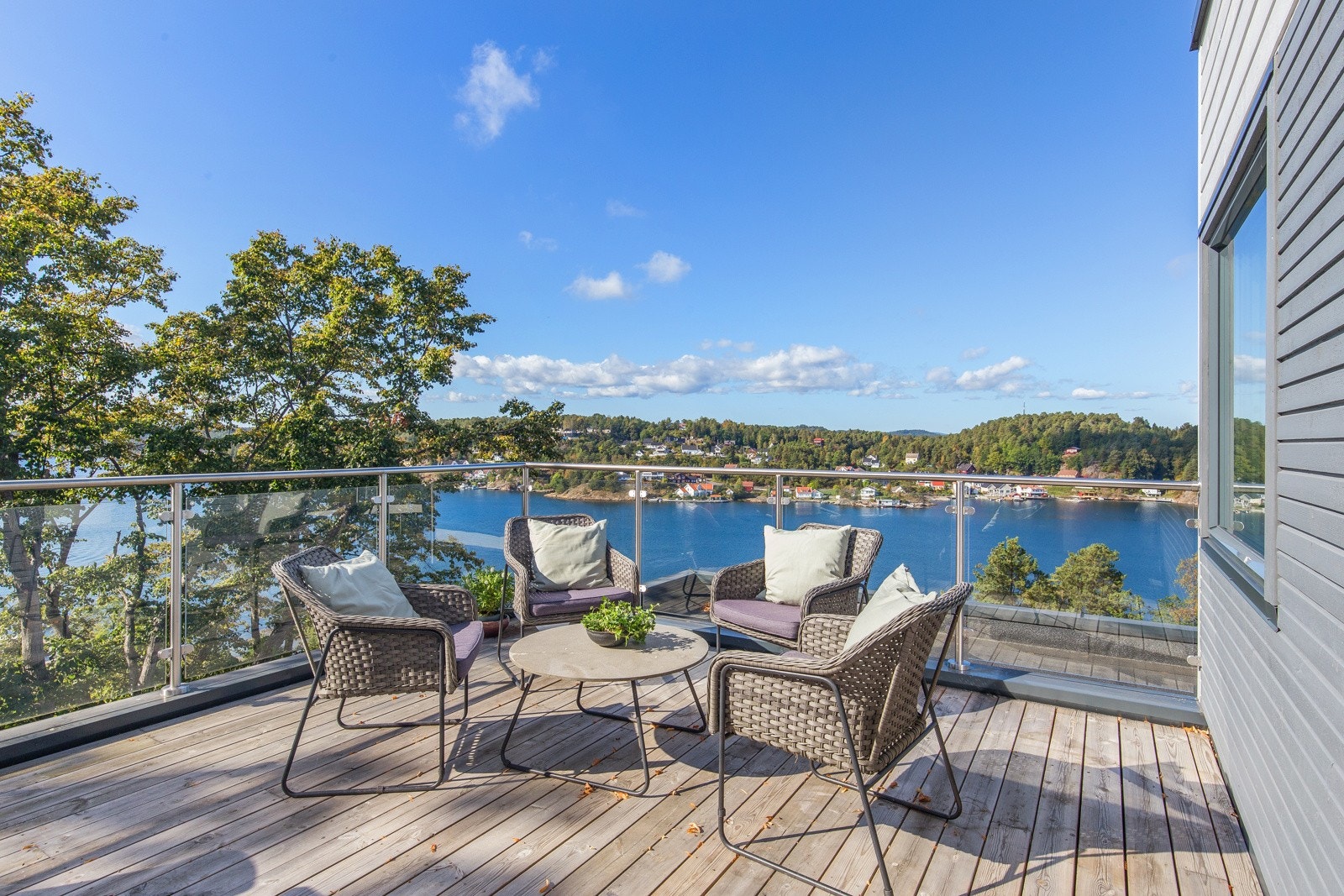 Hvem kunne ikke tenke seg å sitte her for å nyte en kaffe kopp Galleribilde