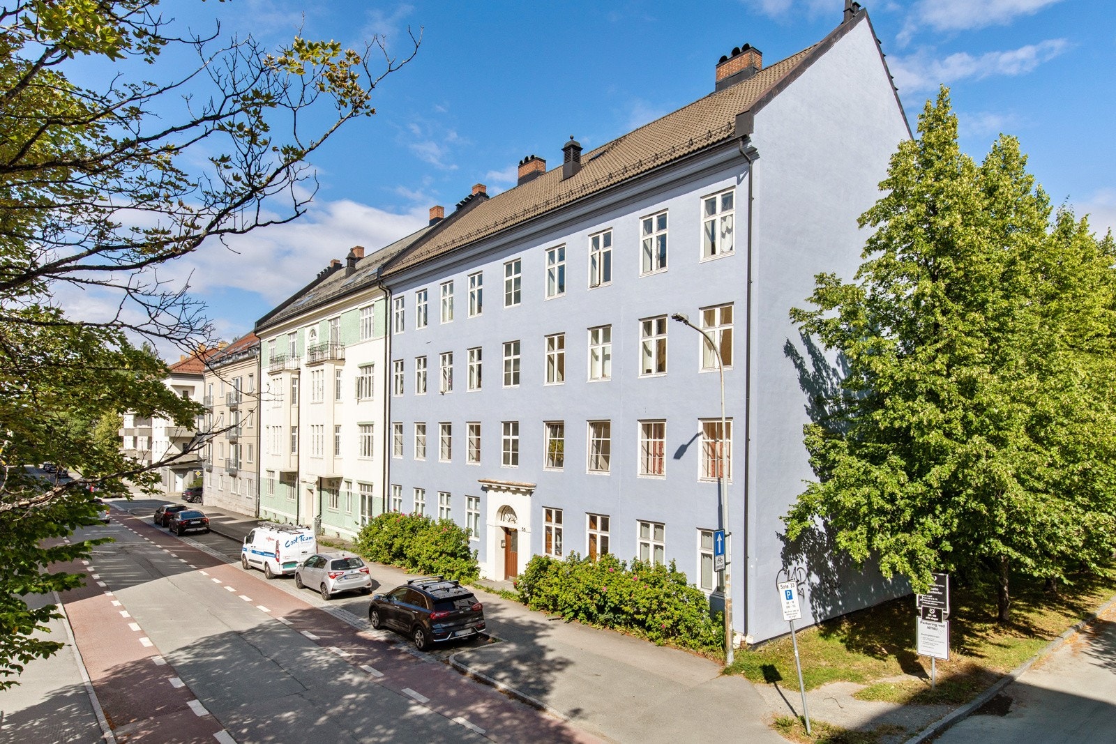 Proaktiv Eiendomsmegling v/ Lisbeth Kristengård har gleden av å presentere en romslig og klassisk 4-roms leilighet i et meget attraktivt område ved foten av Høyskoleparken Galleribilde