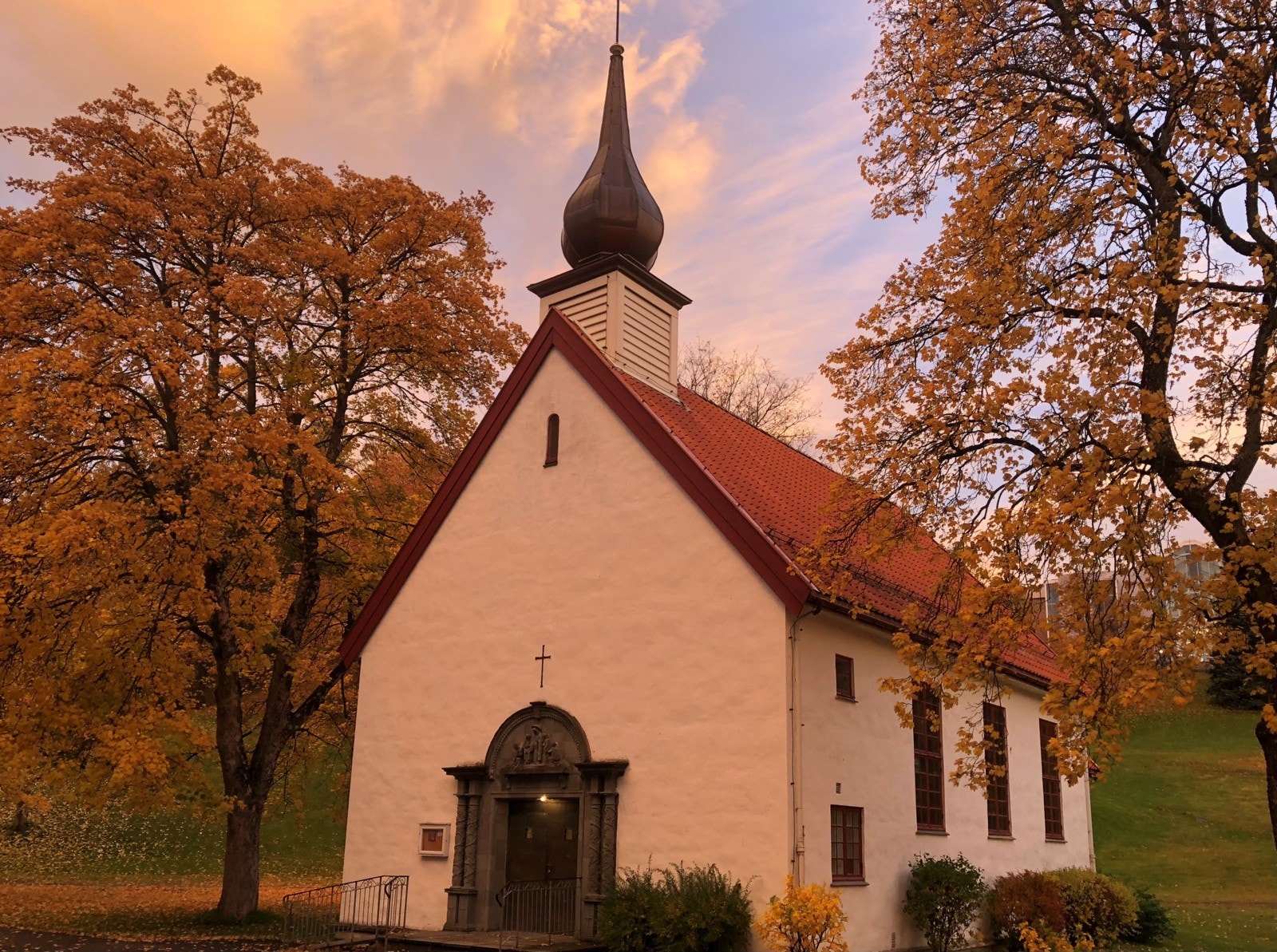 Selgers egne bilder av høst i nabolaget. Galleribilde