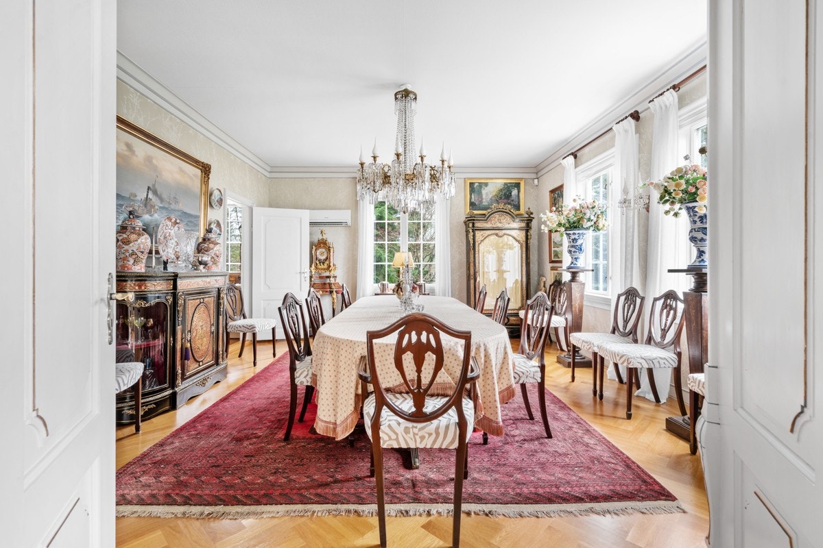Fra den store spisestuen i huset Galleribilde
