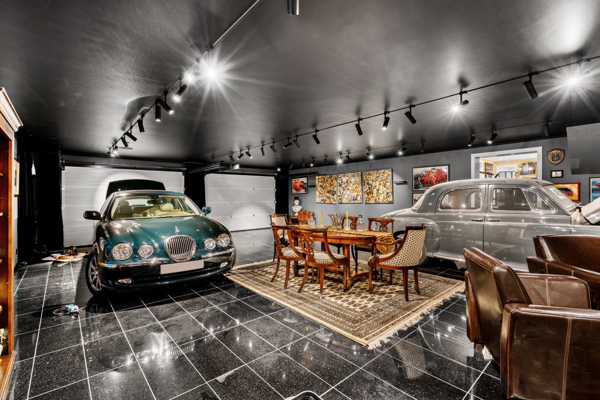 Fra den store garasjen i annekset Galleribilde