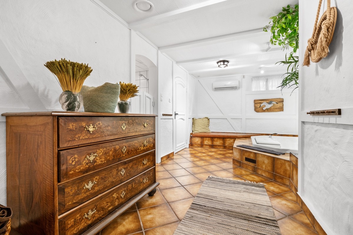 Fra del av spa-avdelingen i kjelleretasjen Galleribilde