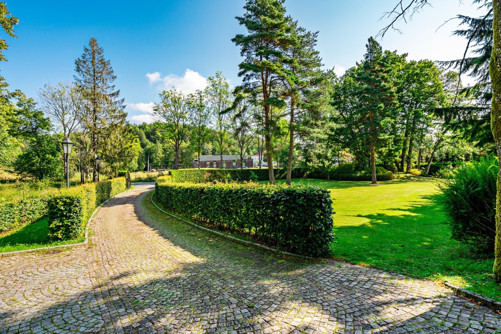 Meget flott opparbeidet hageanlegg Galleribilde