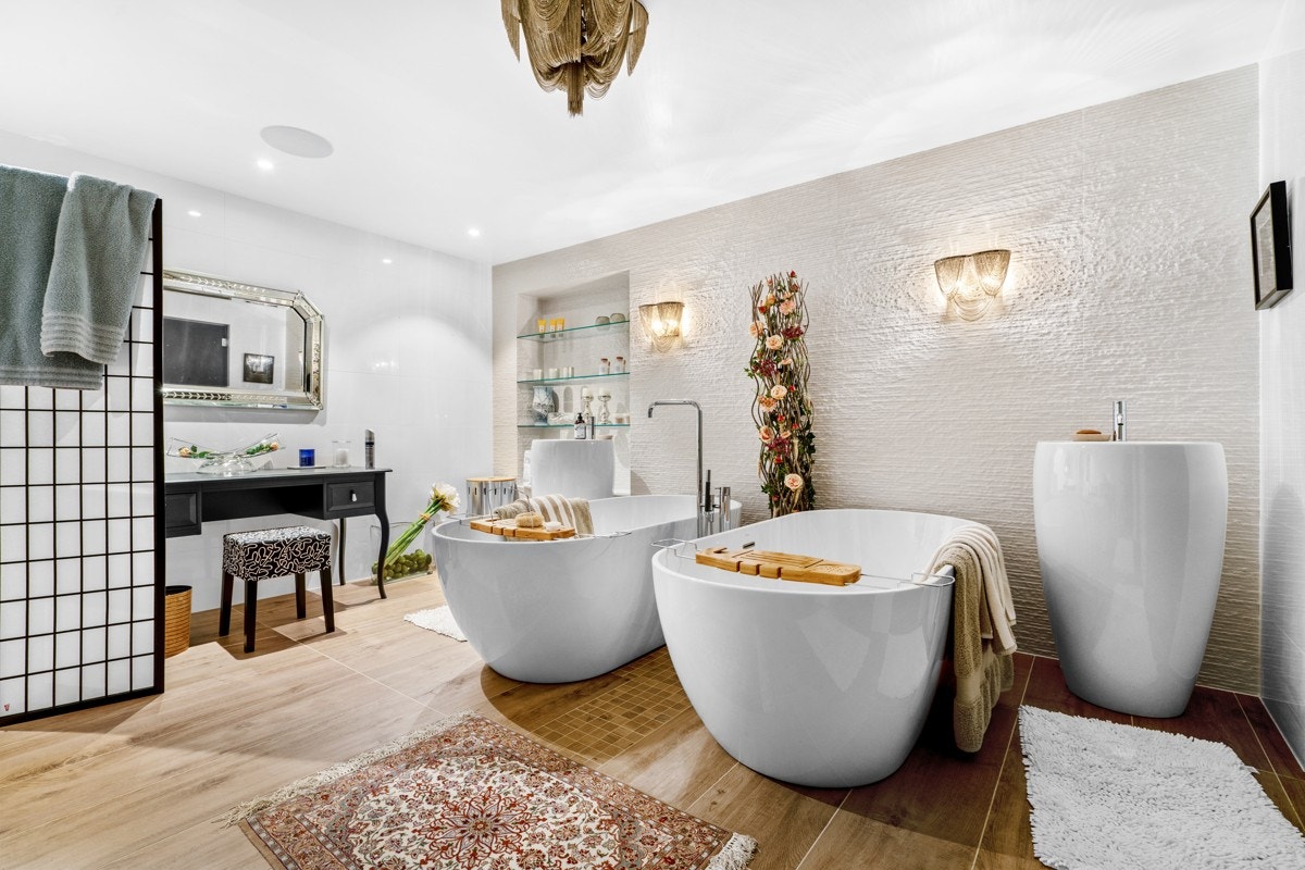 Fra del av uthuset med egen spaavdeling Galleribilde