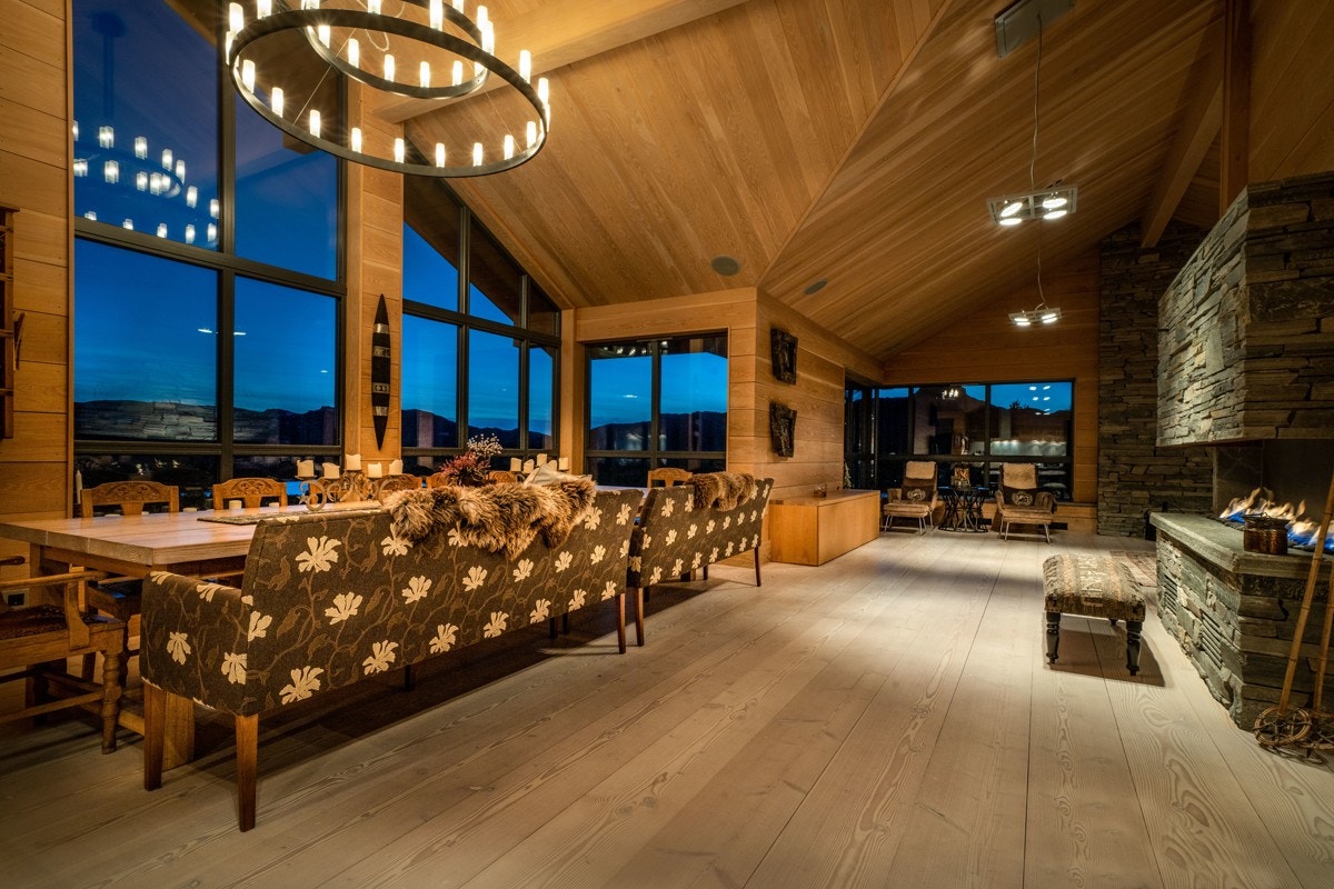 Hyggelig kveldsstemning inne Galleribilde