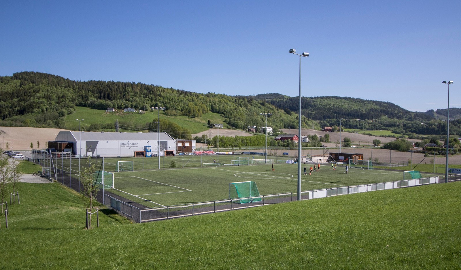 Uleirahallen som er en flott flerbrukshall ligger like ved Galleribilde