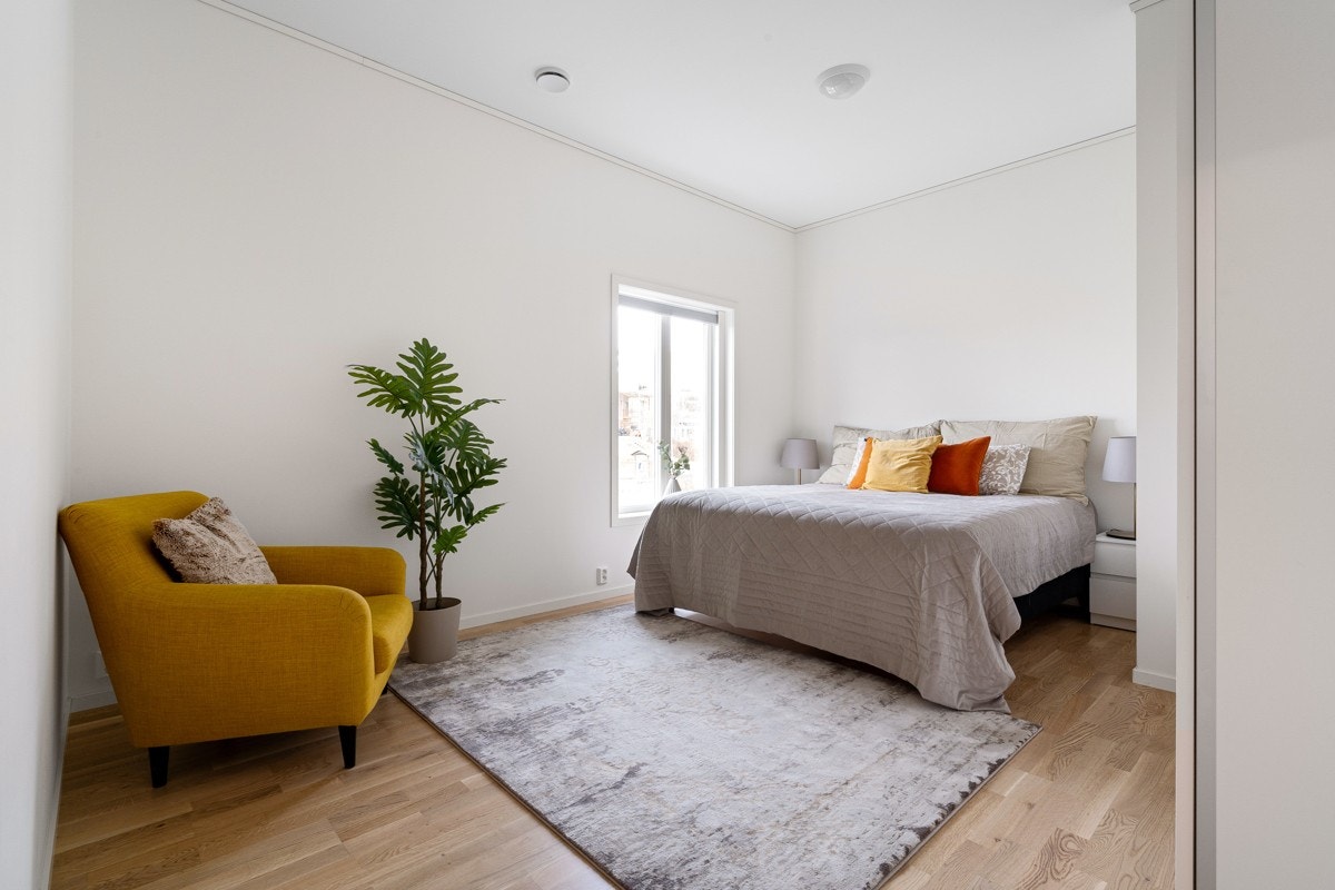 Hovedsoverommet er på hele 16 kvm. Her er det god plass til ønsket møblement Galleribilde