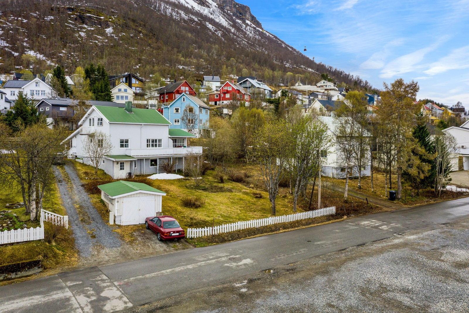 Velkommen til Myrvegen 26 - Presentert av SNE Eiendomsmsgling ved Karoline Aarstein!