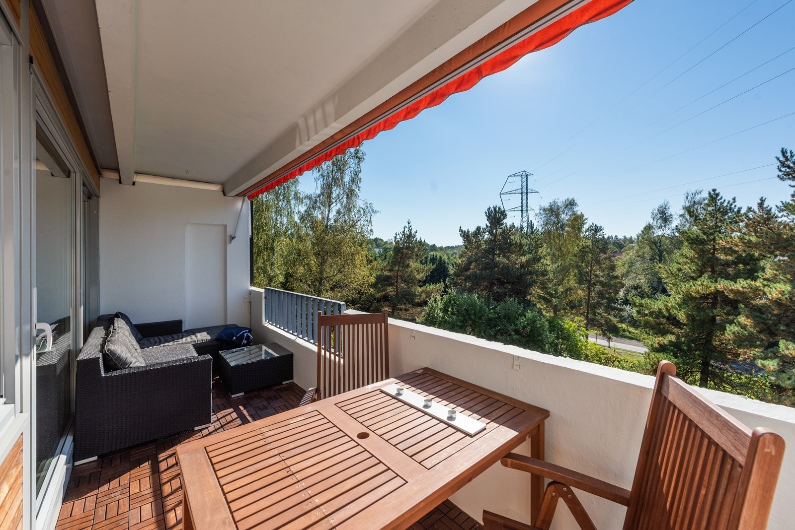 Romslig balkong på 10 kvm. Galleribilde