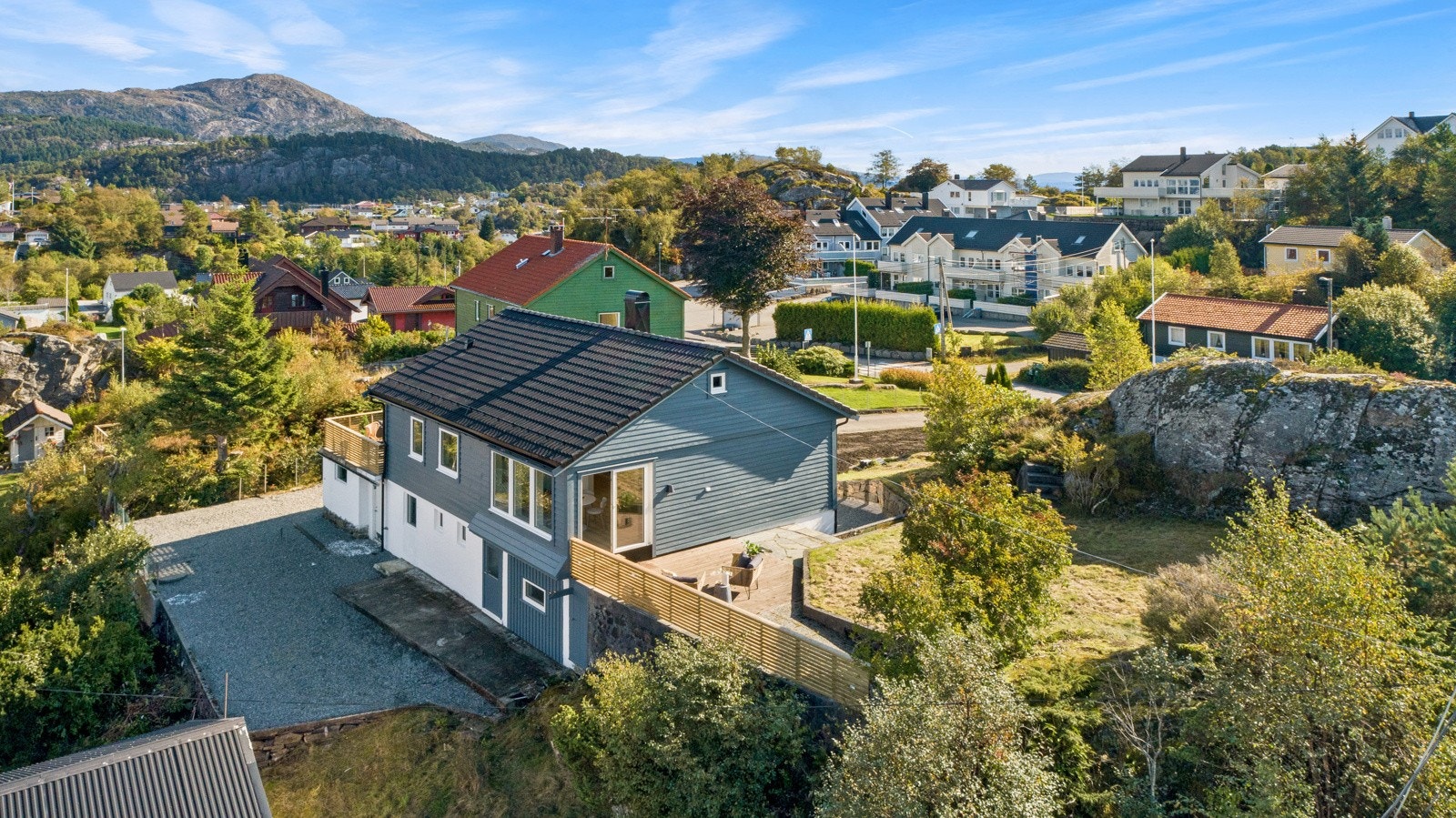 Usjenert, solrikt og fin utsikt. Galleribilde