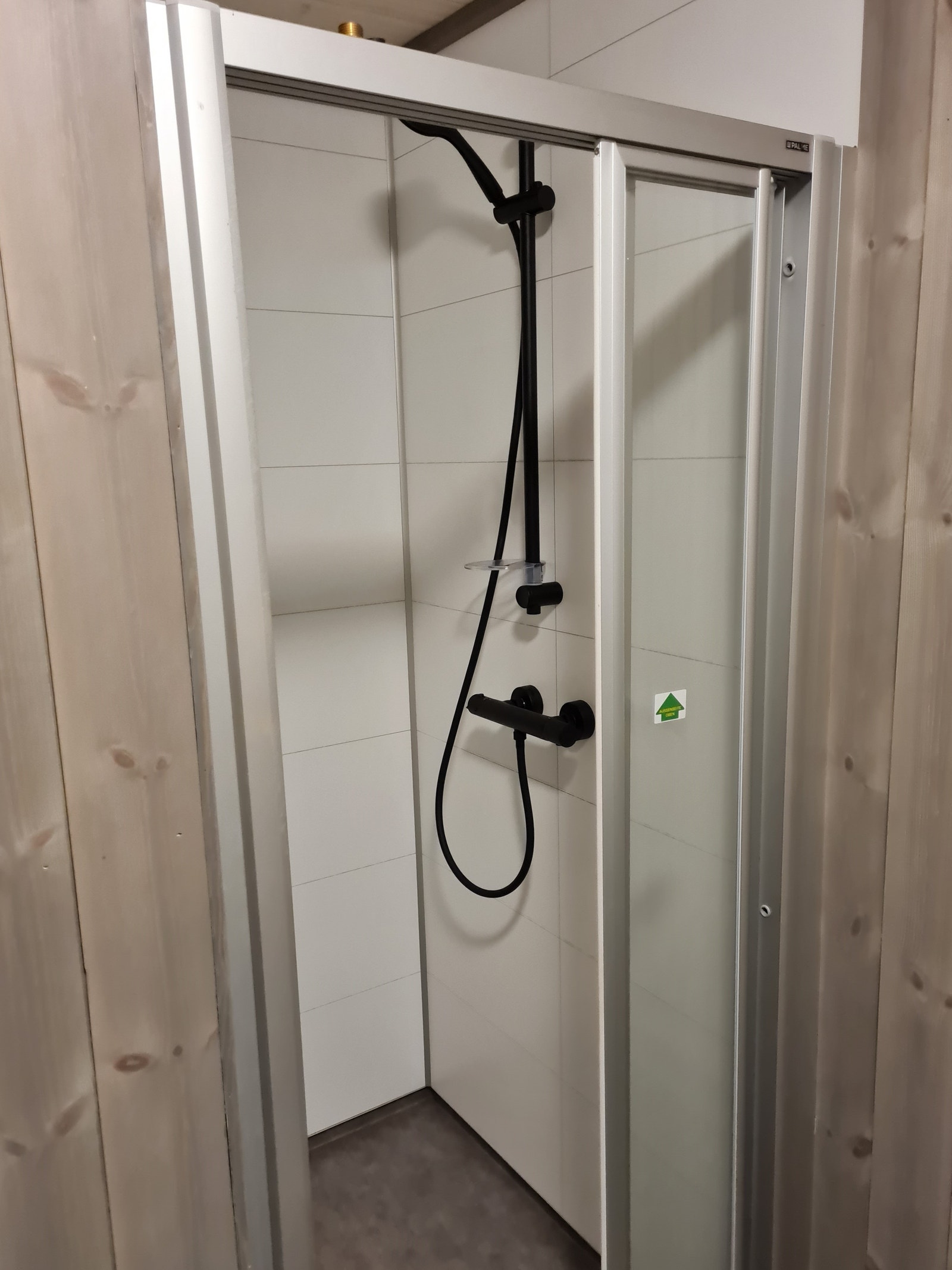Dusjnisje på badet Galleribilde