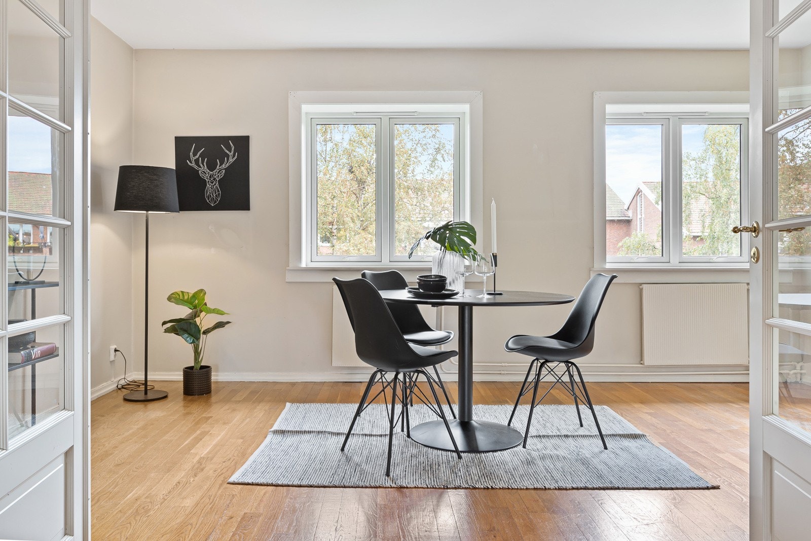 Spisestuen er slått sammen med et tidligere soverom Galleribilde