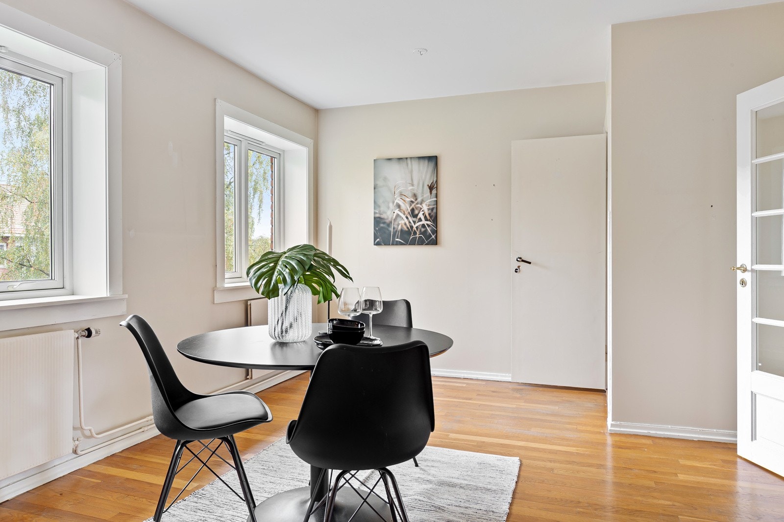 Spisestuen mot det som tidligere var soverom Galleribilde