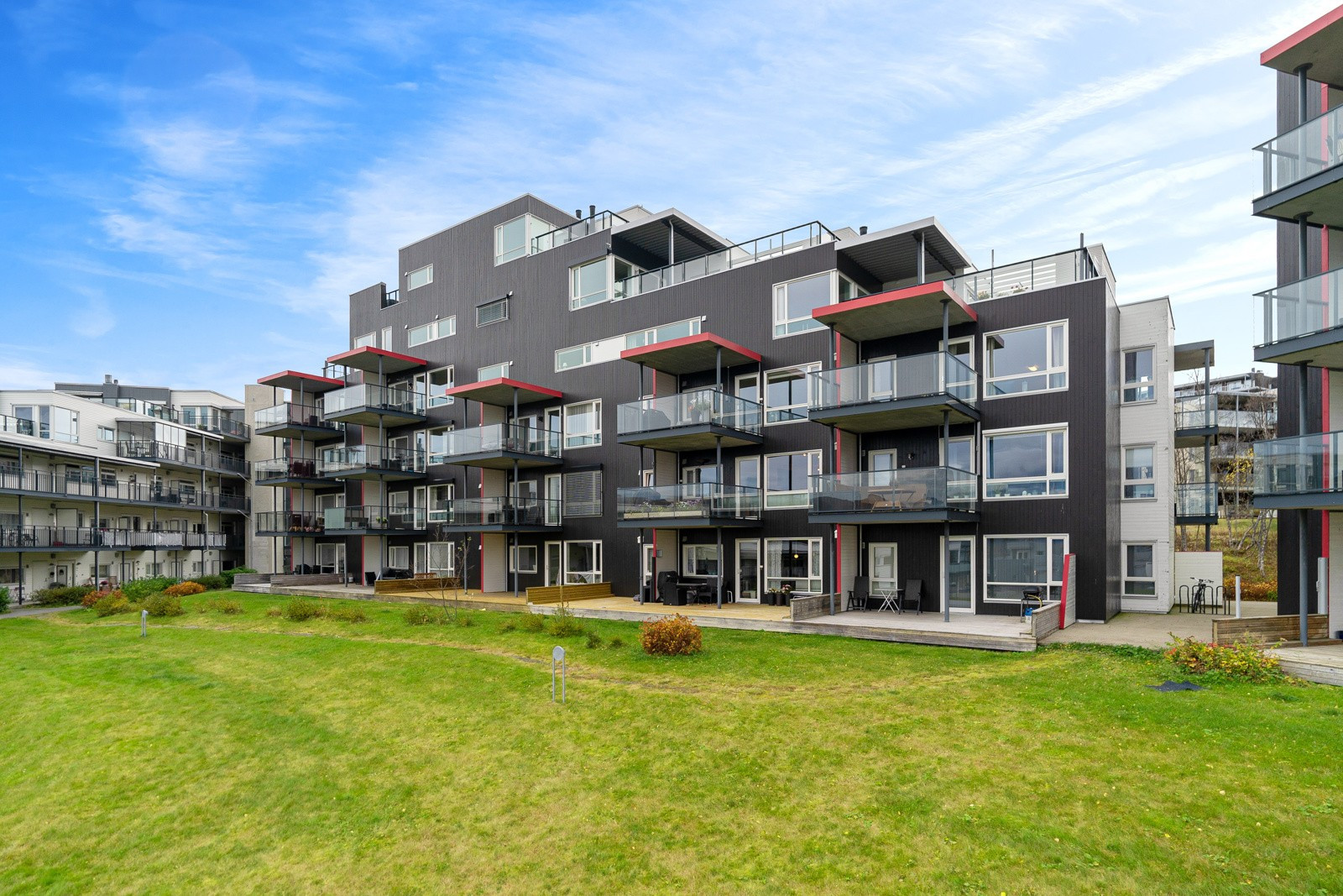 Draugen er viden kjent for sin nærhet til lysløypa og de gode sol- og utsiktsforholdene.