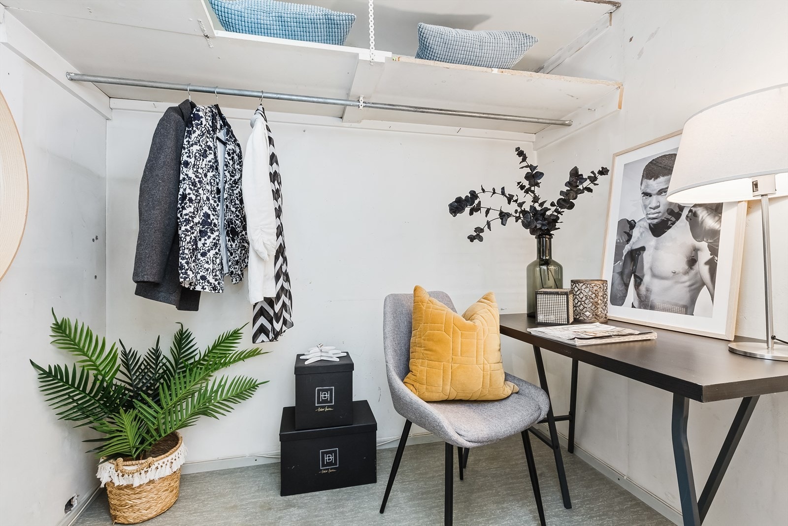 Bod/garderobe i entré. Galleribilde