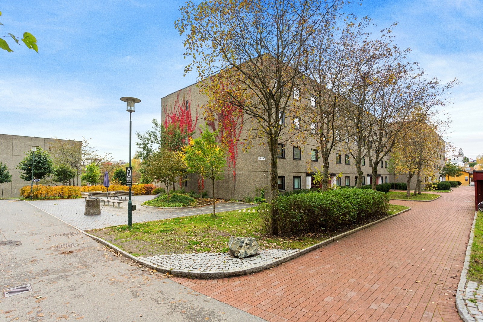 Bilfrie internveier på borettslagets område hvor barna kan ferdes trygt. Galleribilde