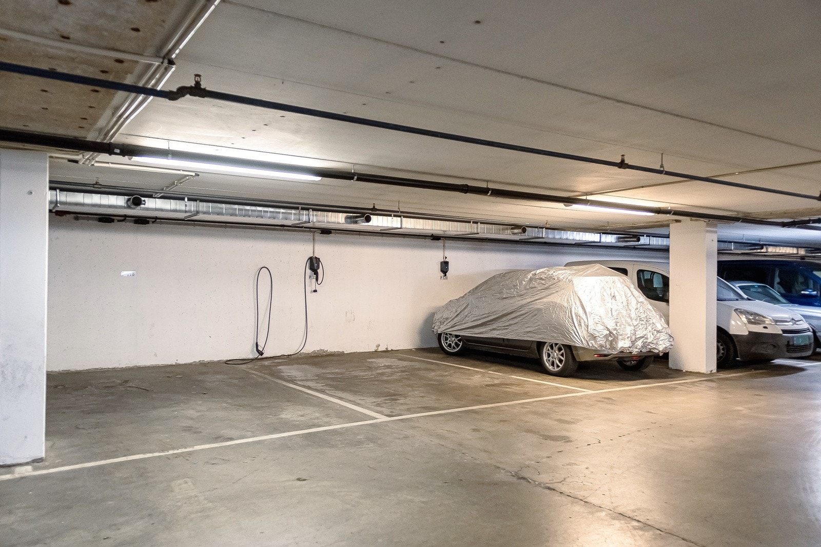 Garasjeplass i kjeller medfølger, plass P118. Galleribilde
