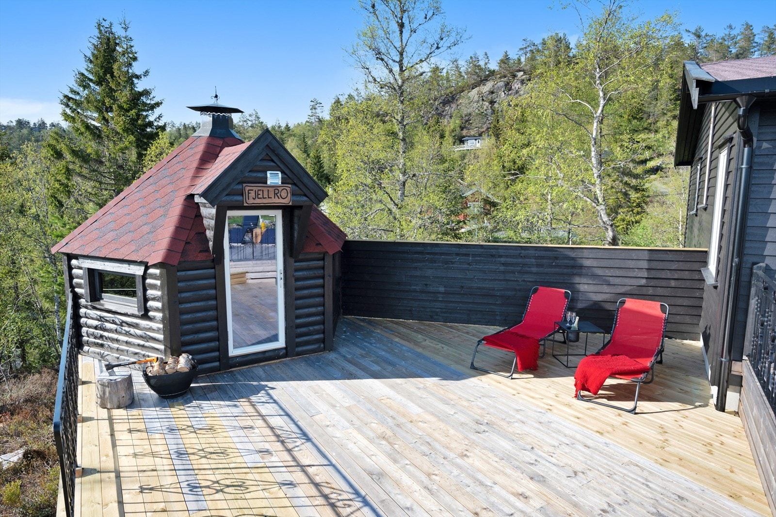 Lun terrassekrok og grillhytte Galleribilde