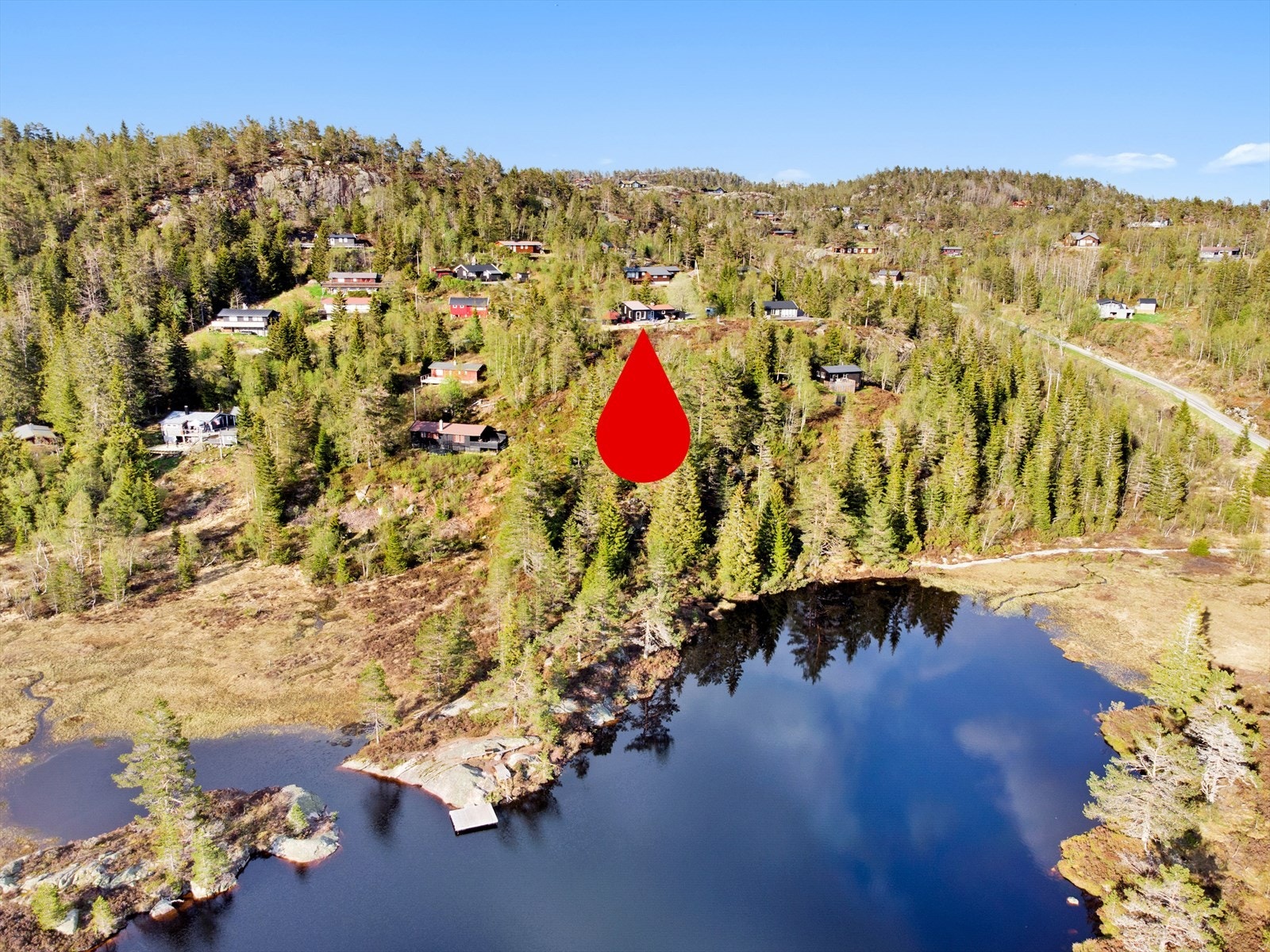 Velkommen til Tjønnhomvegen 12! - Tjønnhomtjønn og badeplass like nedenfor Galleribilde