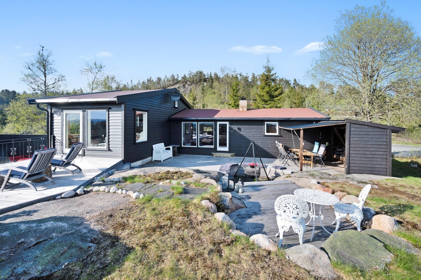 Velkommen til Tjønnhomvegen 12! - Innholdsrik hytte med solrik terrasse og panoramautsikt! Galleribilde