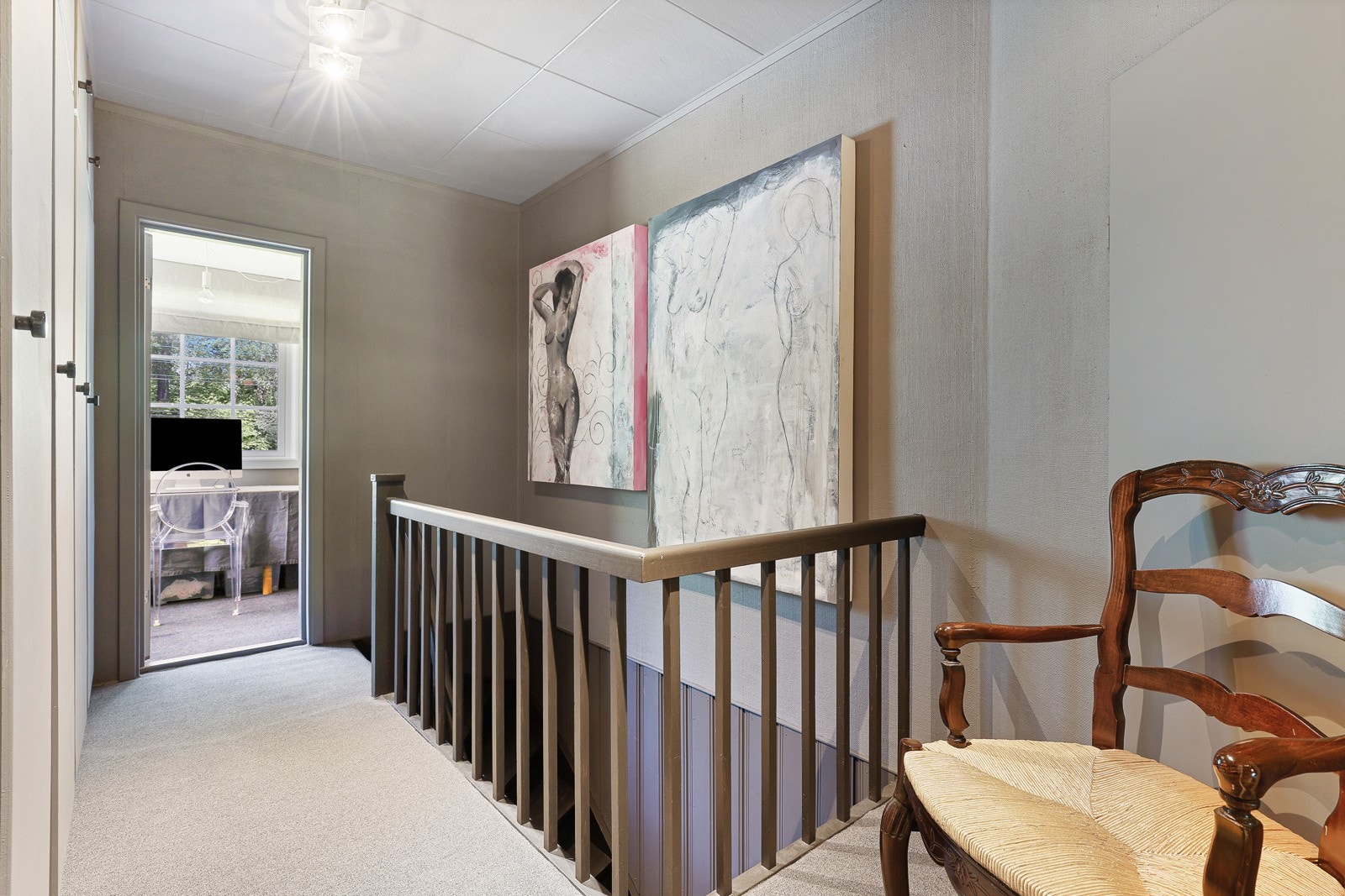 2. etg. har 3 soverom + et kontor, bad og gang/hall Galleribilde