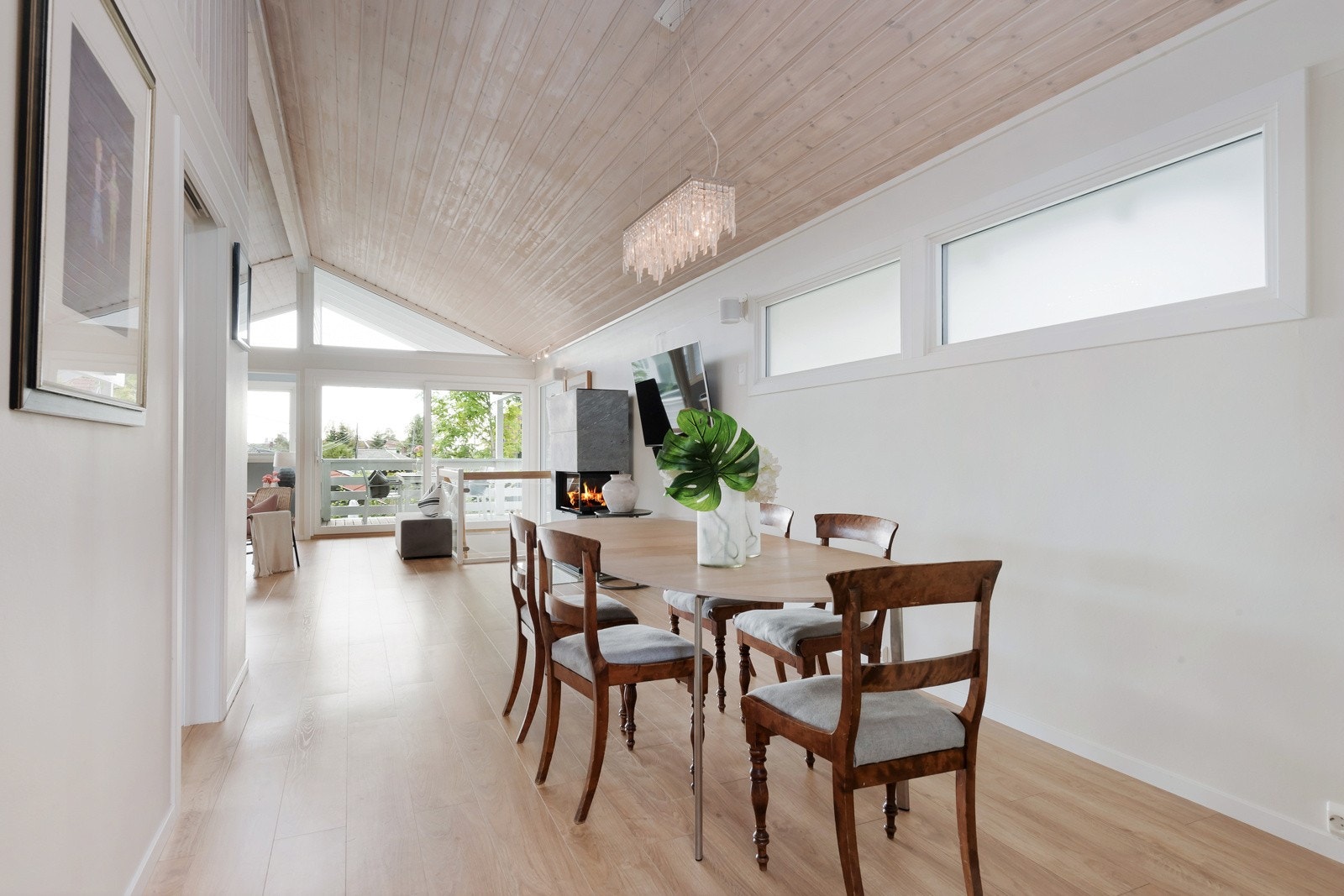 Fra spisestuedelen - rett utenfor kjøkkenet Galleribilde