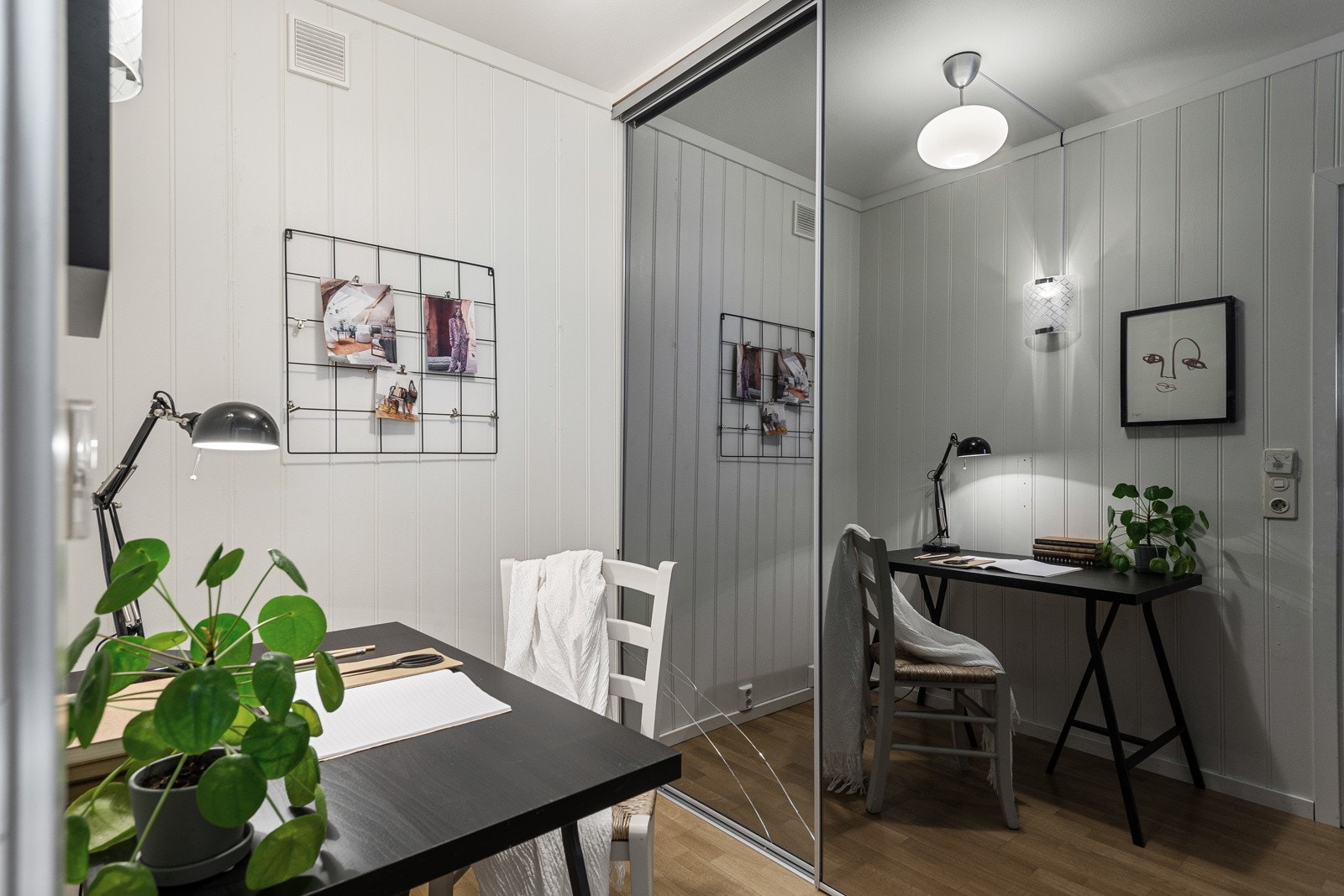 Det innredede rommet har god oppbevaringsplass i en romslig skyvedørsgarderobe. Galleribilde