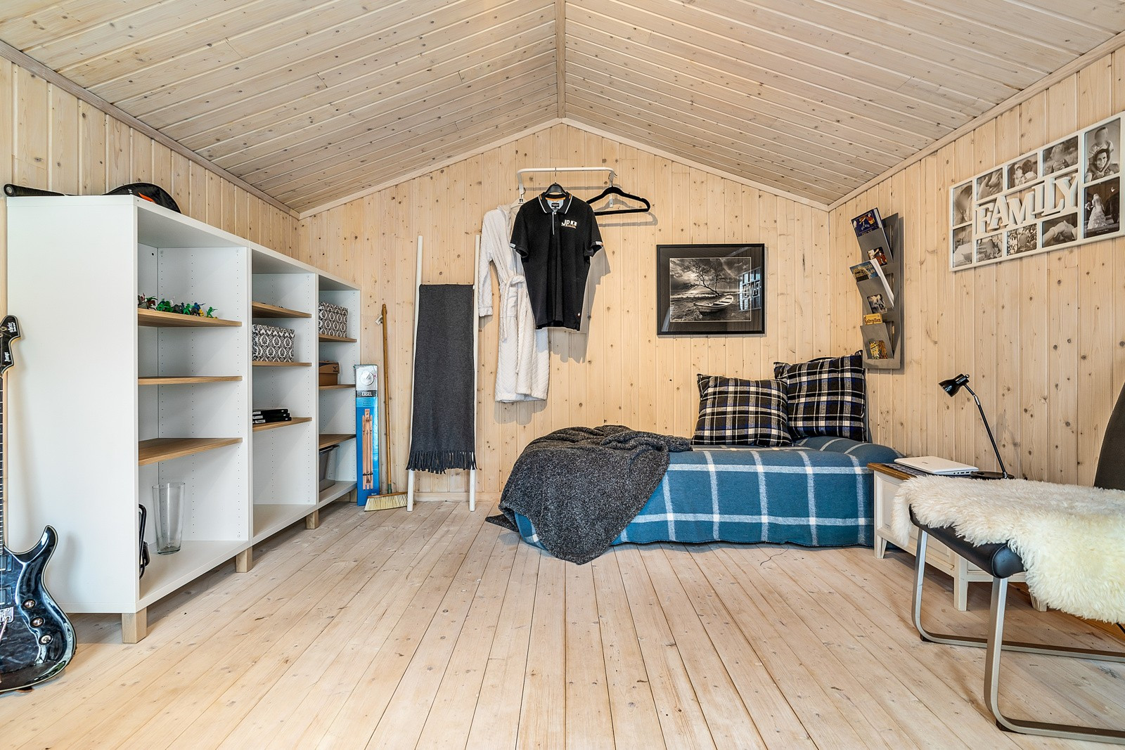 Flott innredet og isolert anneks med flere bruksområder og møbleringsmuligheter.