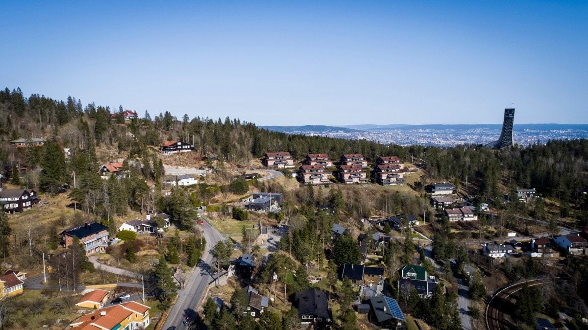 Voksenlia i fugleperspektiv rett ved Holmenkollen skianlegg Galleribilde